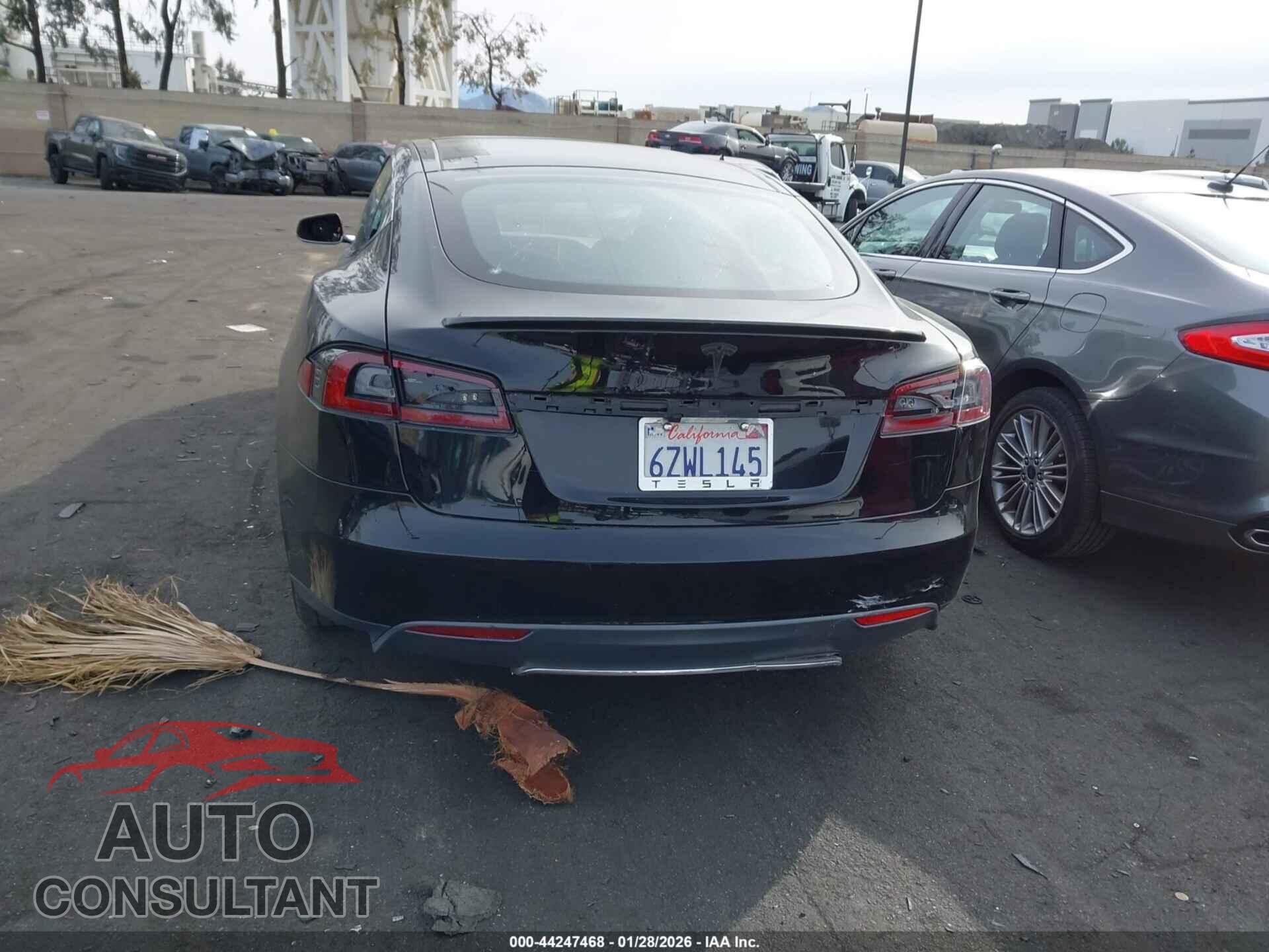 TESLA MODEL S 2013 - 5YJSA1CG1DFP09466