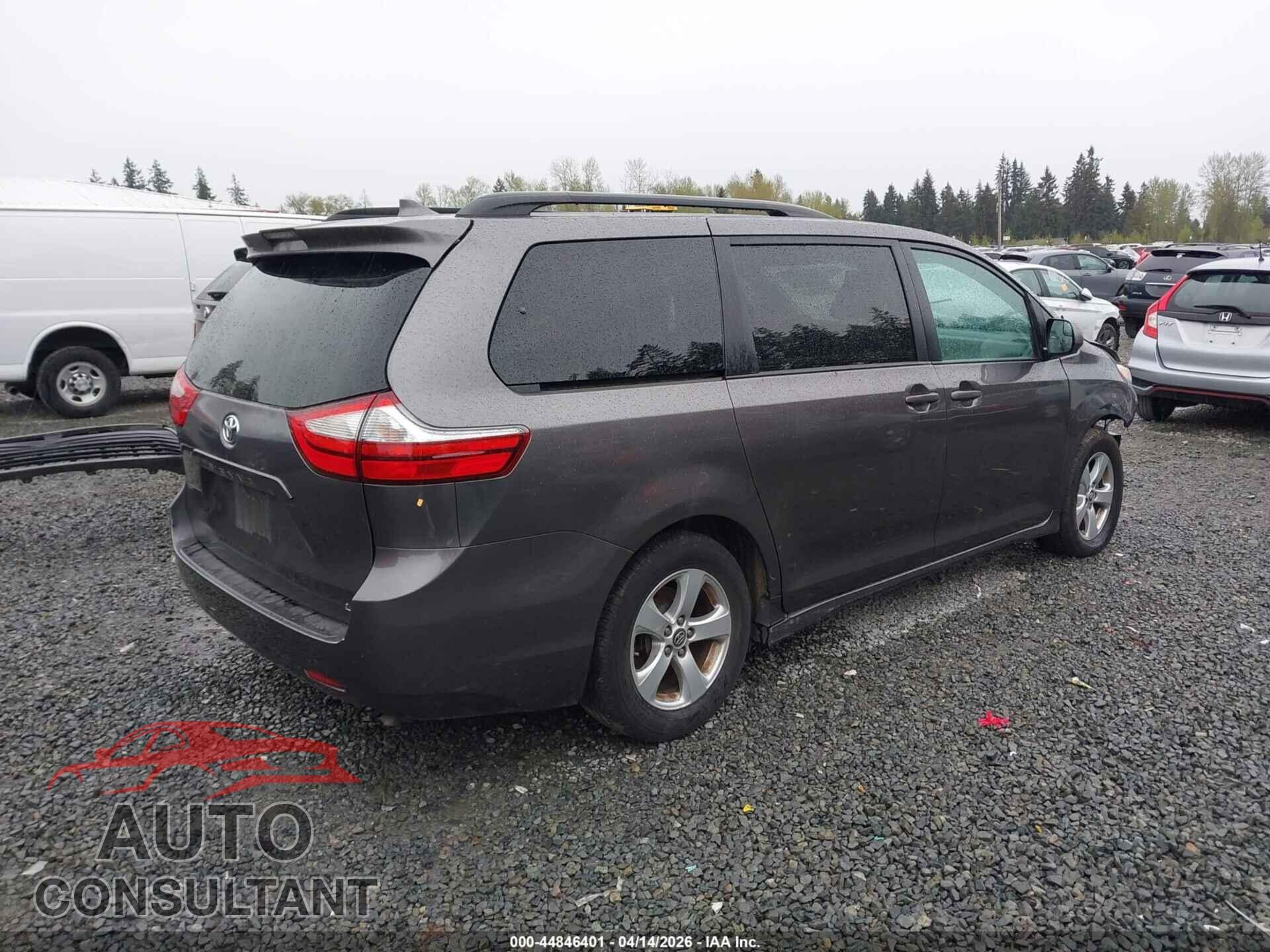 TOYOTA SIENNA 2018 - 5TDKZ3DC3JS927612