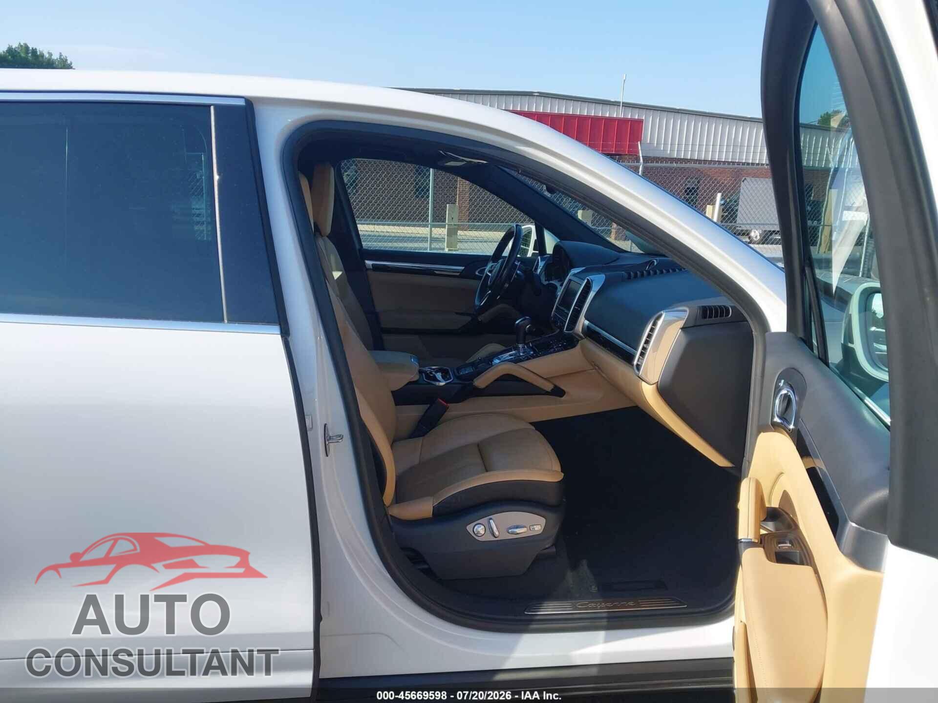 PORSCHE CAYENNE 2016 - WP1AF2A25GLA40306