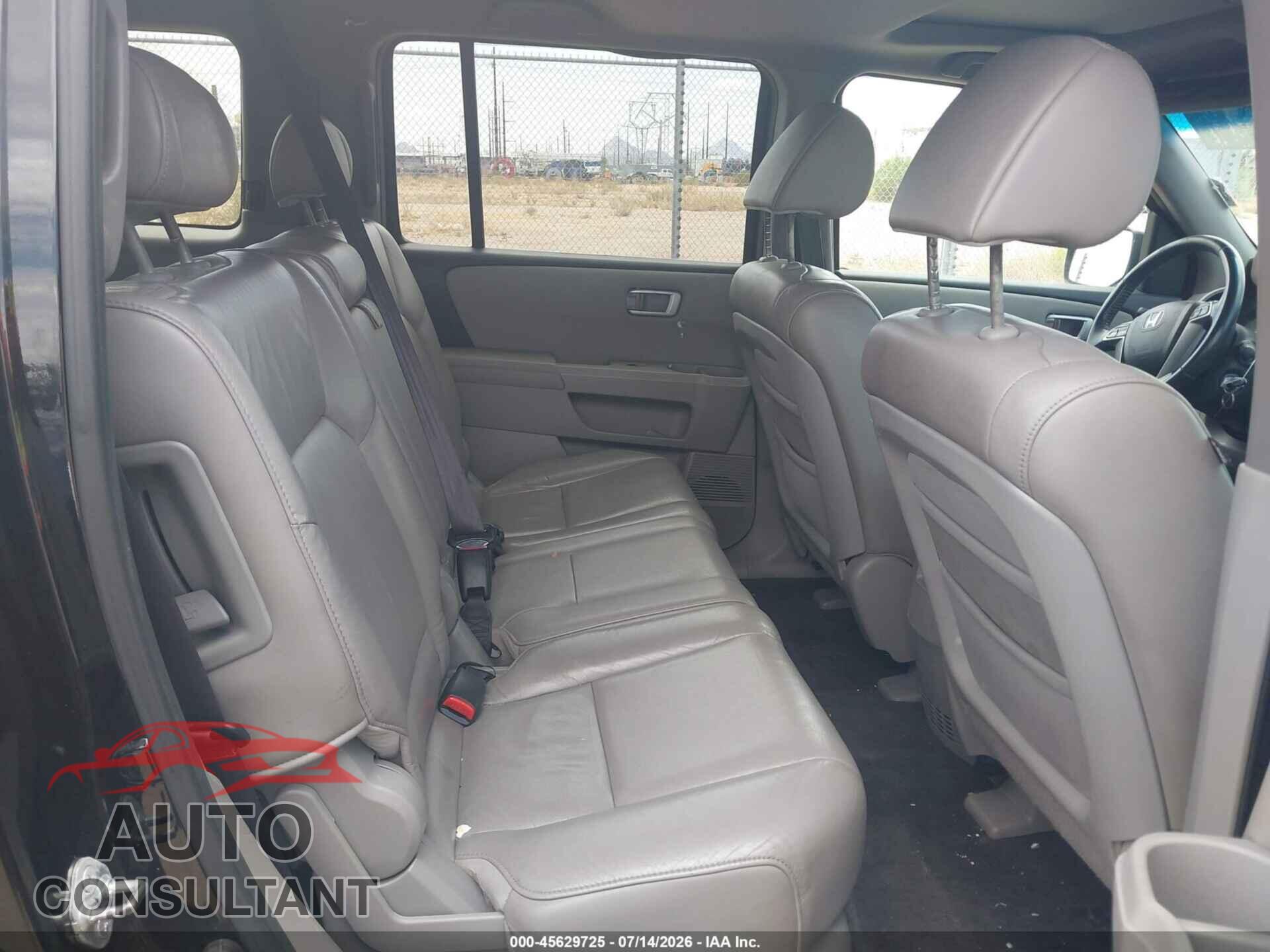 HONDA PILOT 2011 - 5FNYF3H57BB032256