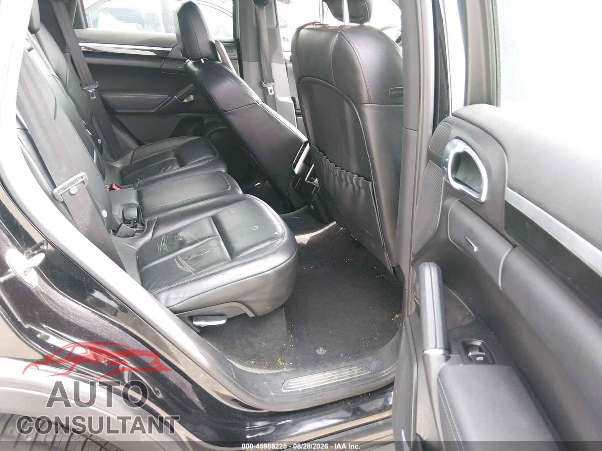 PORSCHE CAYENNE 2012 - WP1AB2A2XCLA41201