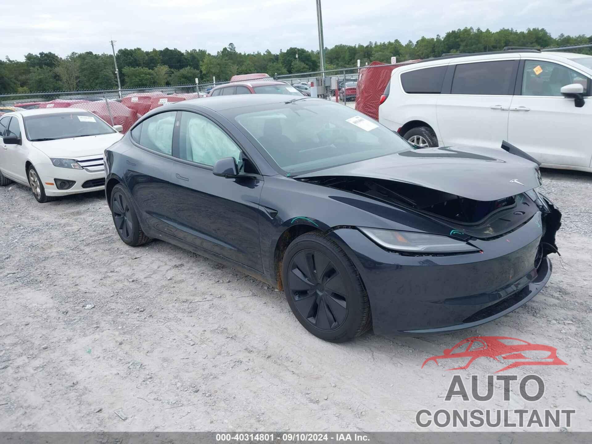 TESLA MODEL 3 2024 - 5YJ3E1EA3RF736452