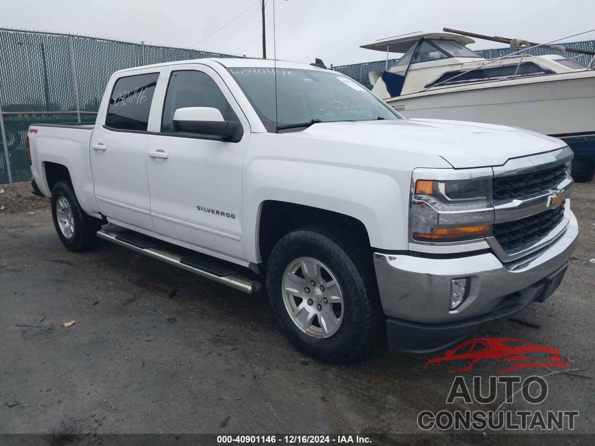CHEVROLET SILVERADO 1500 2018 - 3GCUKREC8JG528532