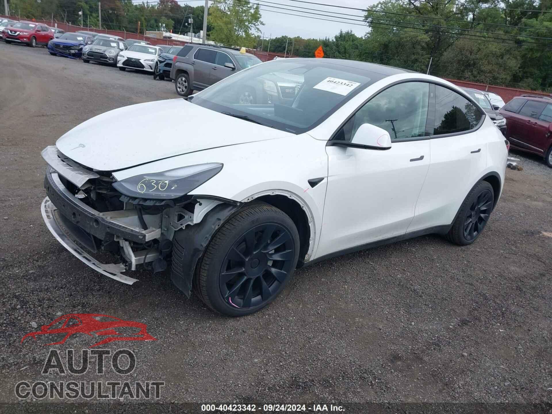 TESLA MODEL Y 2023 - 7SAYGAEEXPF695529