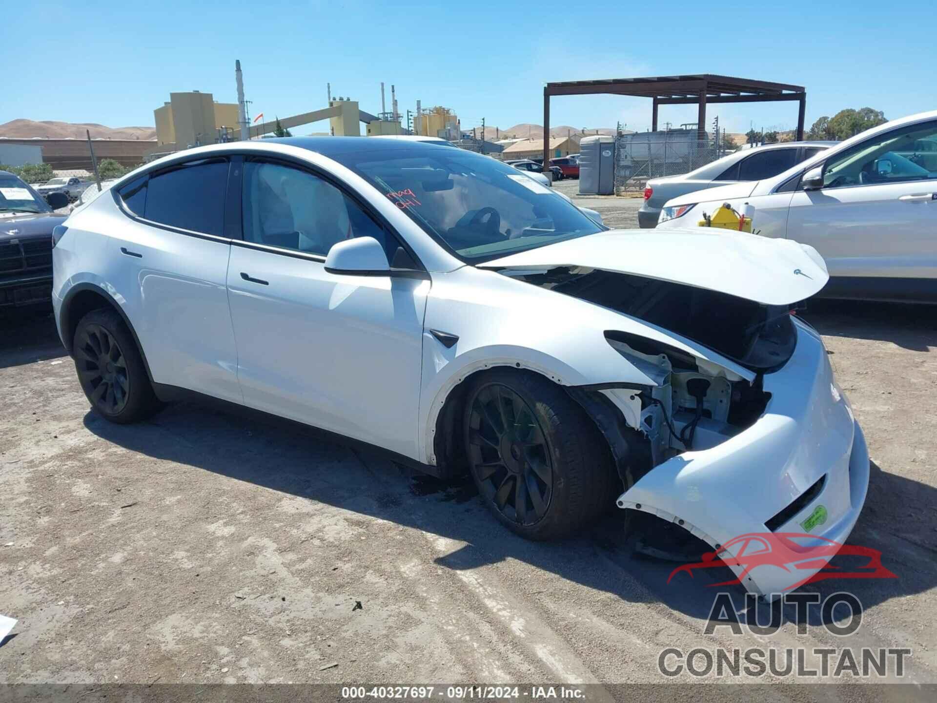 TESLA MODEL Y 2023 - 7SAYGDEE4PF692269