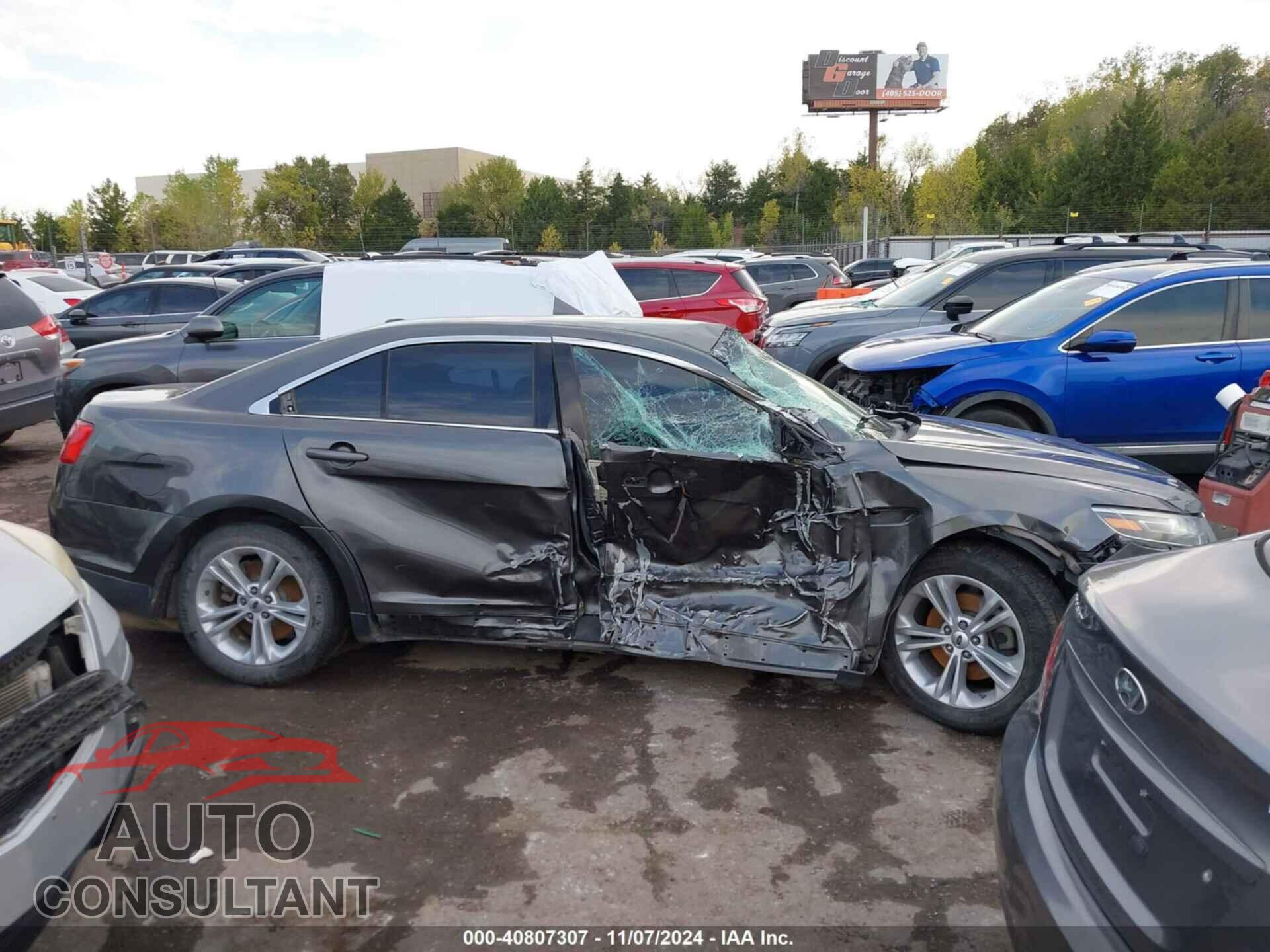 FORD TAURUS 2015 - 1FAHP2E82FG123958