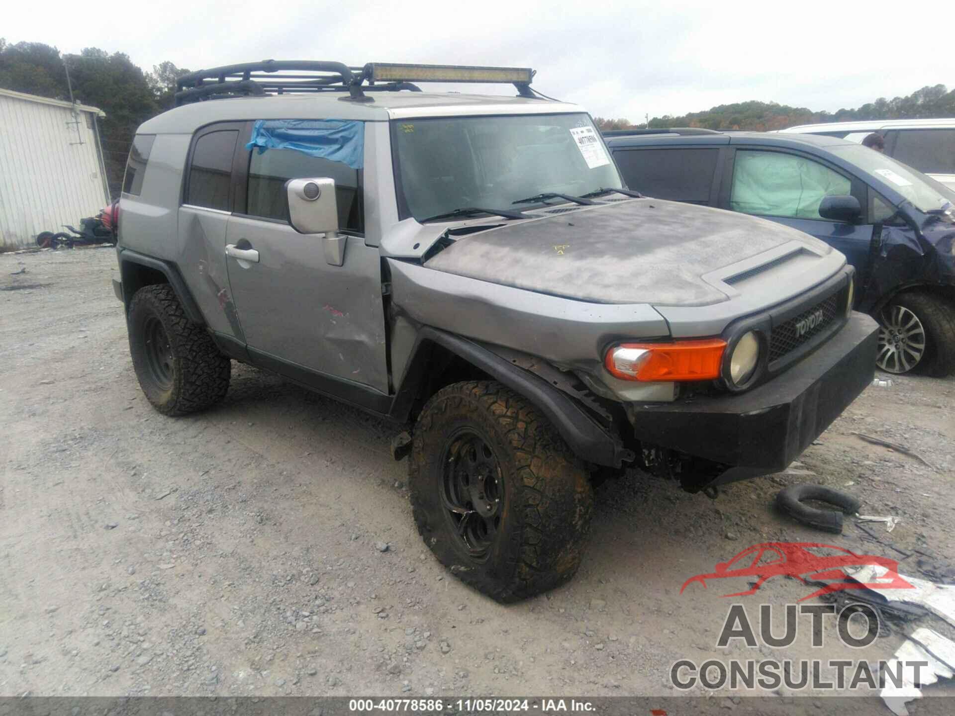 TOYOTA FJ CRUISER 2010 - JTEZU4BF7AK010398