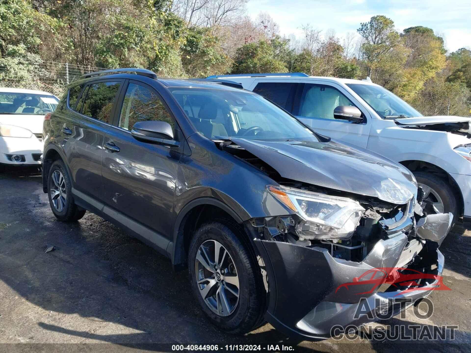 TOYOTA RAV4 2018 - JTMRFREV9JJ724764