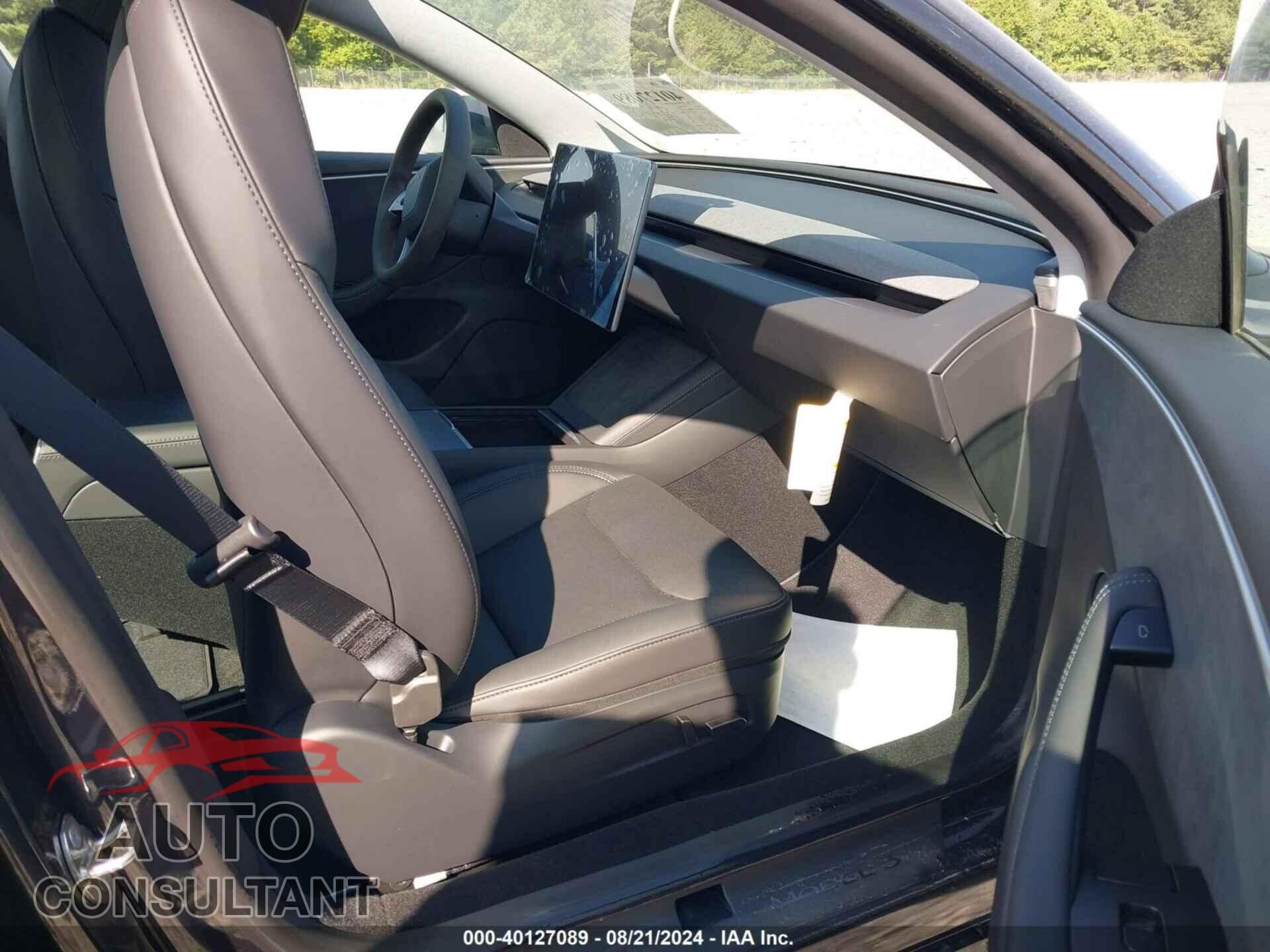 TESLA MODEL 3 2024 - 5YJ3E1EB9RF800826