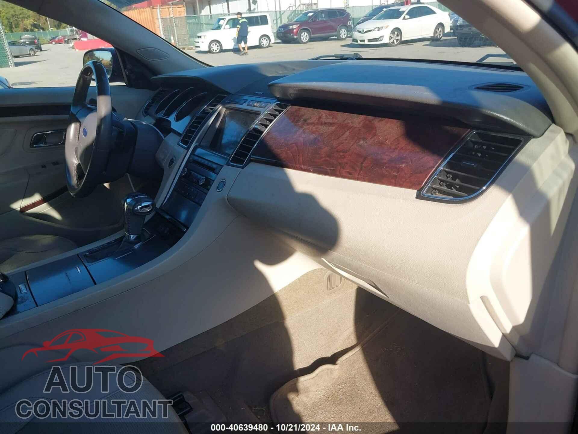 FORD TAURUS 2011 - 1FAHP2FW9BG112379