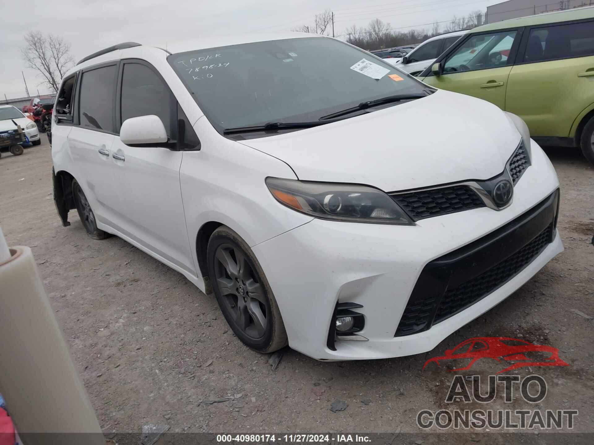 TOYOTA SIENNA 2018 - 5TDXZ3DC3JS910458