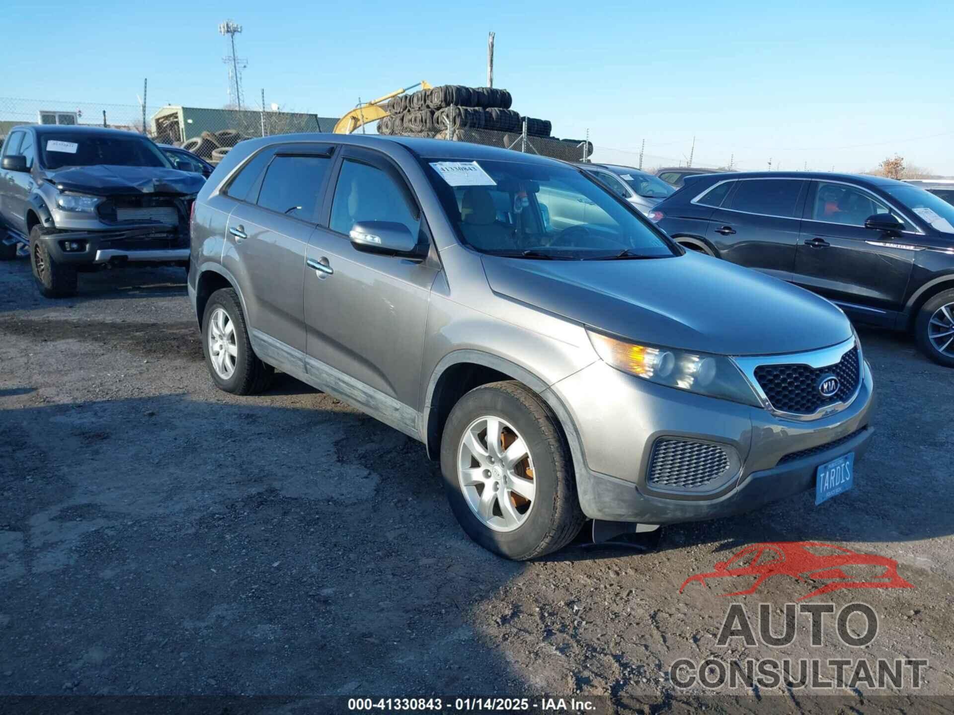 KIA SORENTO 2011 - 5XYKT3A11BG172401