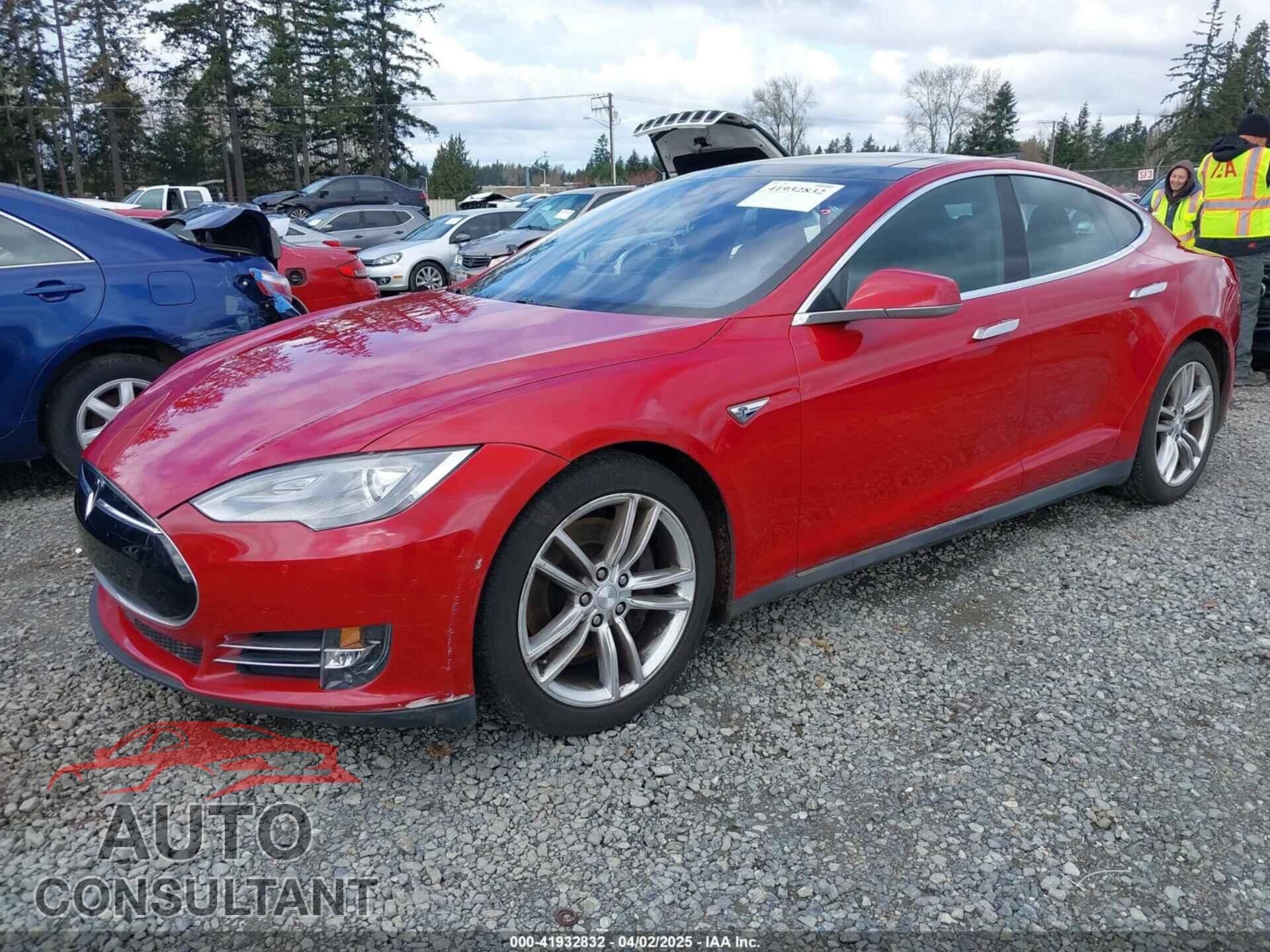 TESLA MODEL S 2015 - 5YJSA1S29FF090513