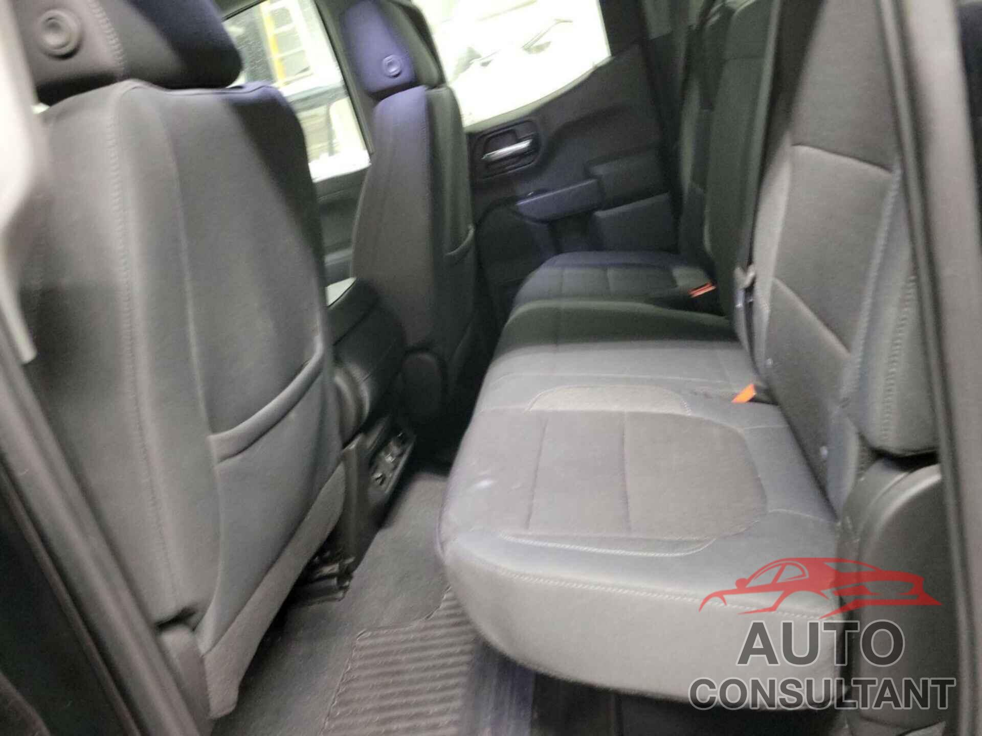CHEVROLET SILVERADO 1500 2019 - 1GCRYDED2KZ177134