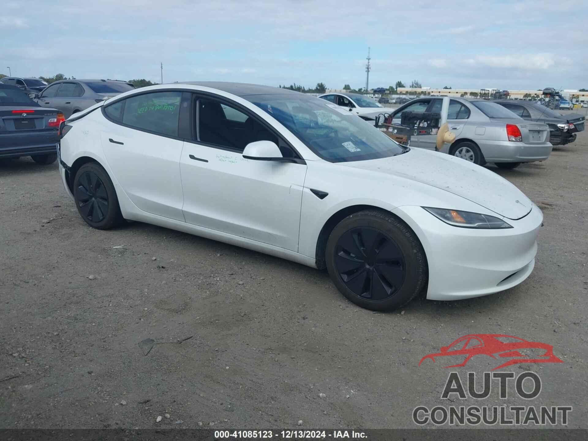 TESLA MODEL 3 2024 - 5YJ3E1EA8RF743915