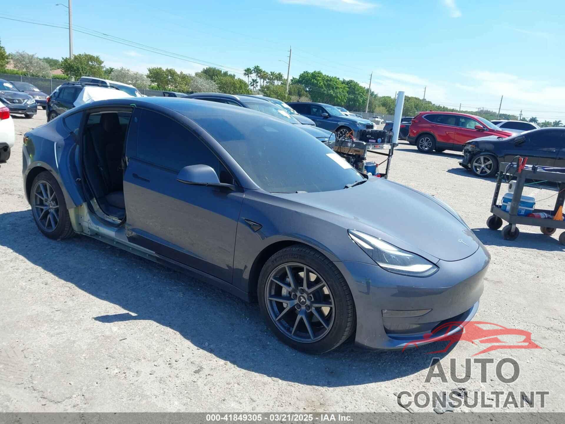 TESLA MODEL 3 2022 - 5YJ3E1EB6NF105861
