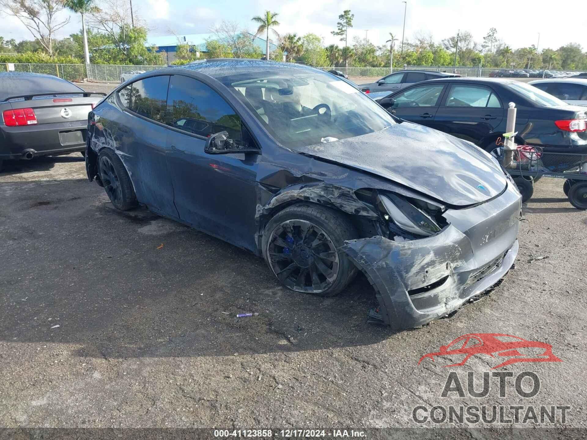 TESLA MODEL Y 2021 - 5YJYGDEE6MF108141