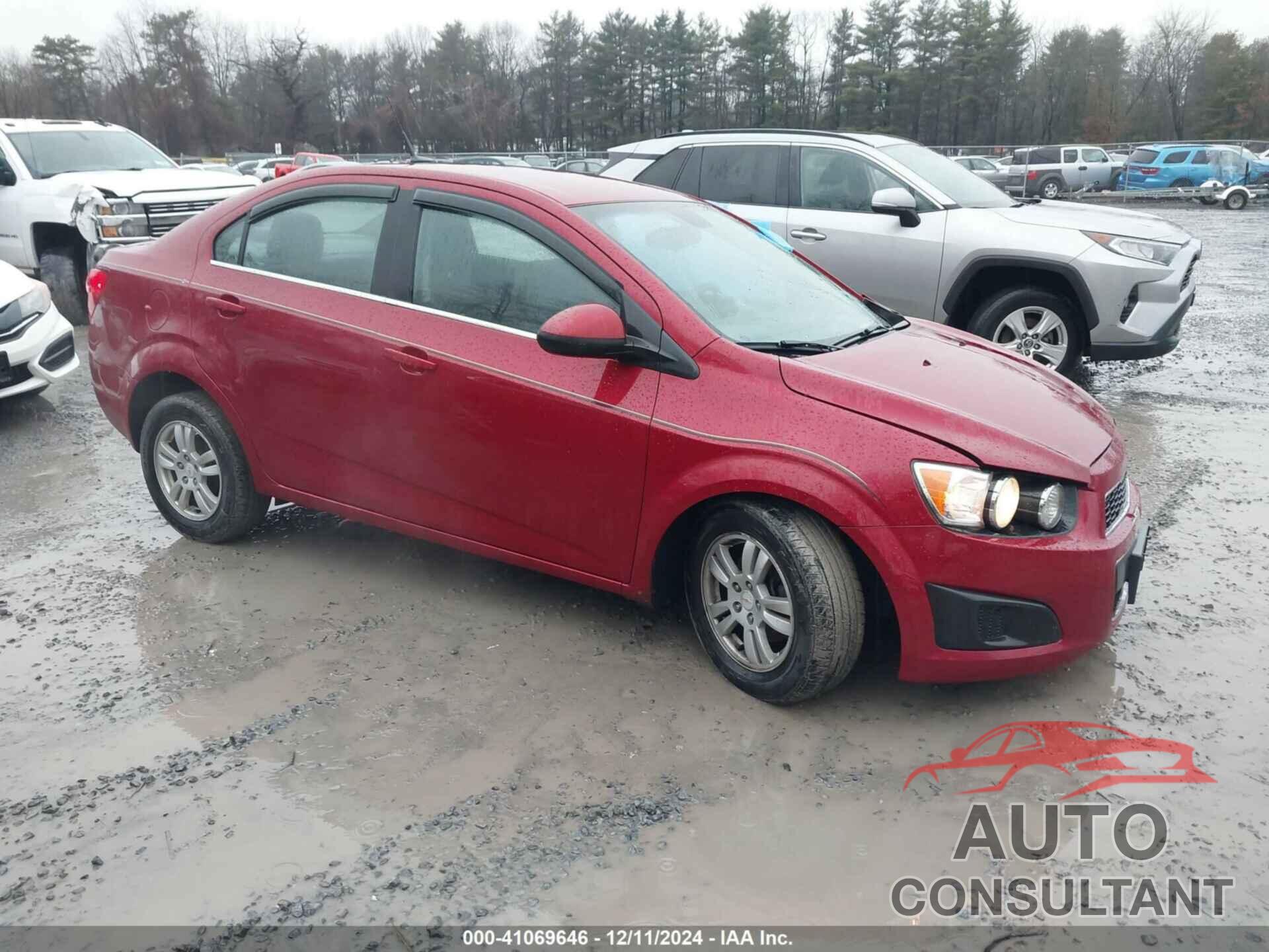 CHEVROLET SONIC 2012 - 1G1JC5SH0C4144584