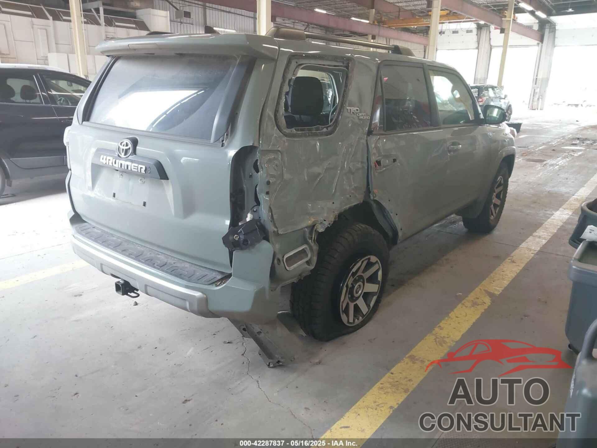 TOYOTA 4RUNNER 2023 - JTERU5JR5P6200817