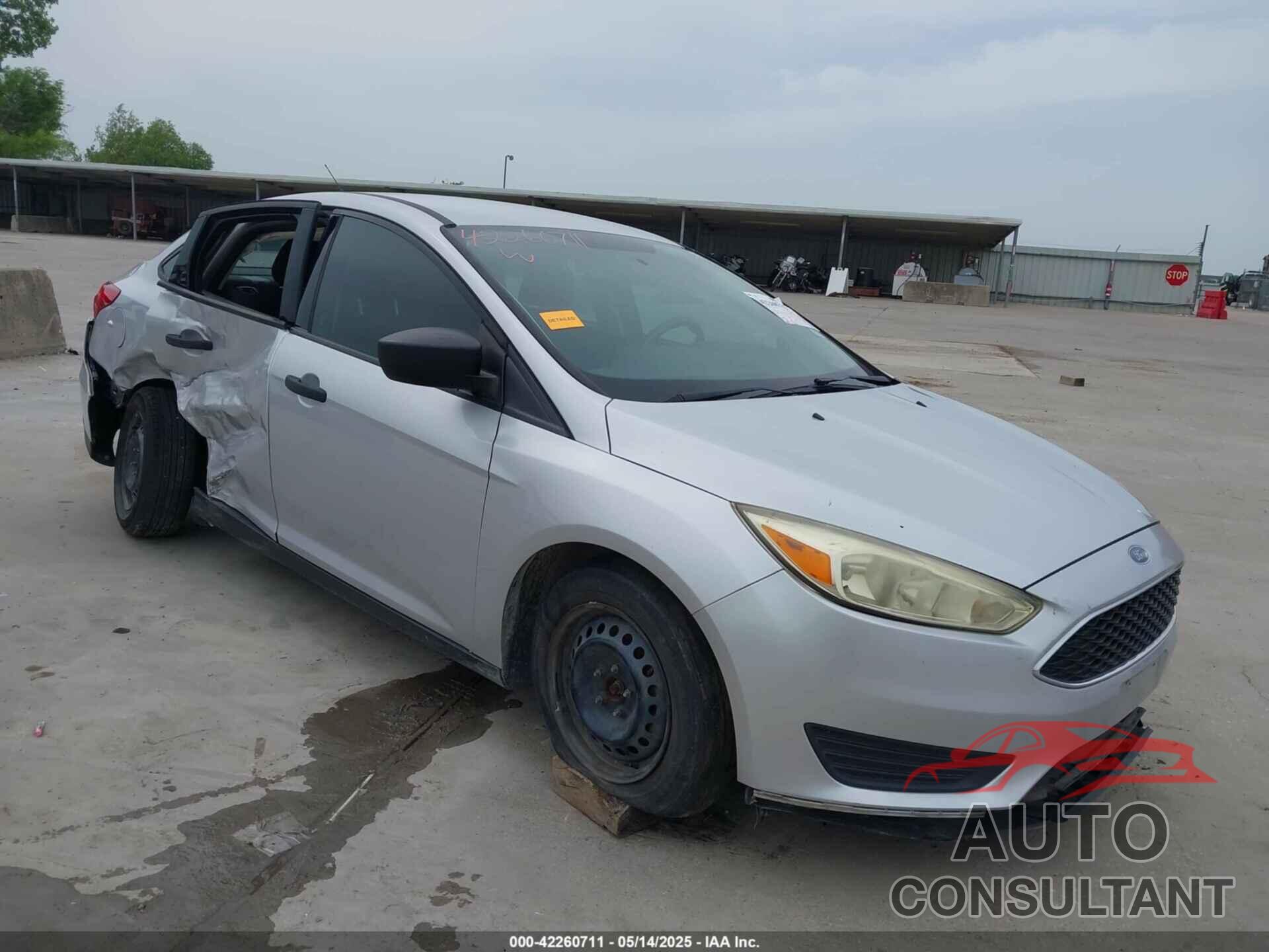FORD FOCUS 2017 - 1FADP3E28HL210368