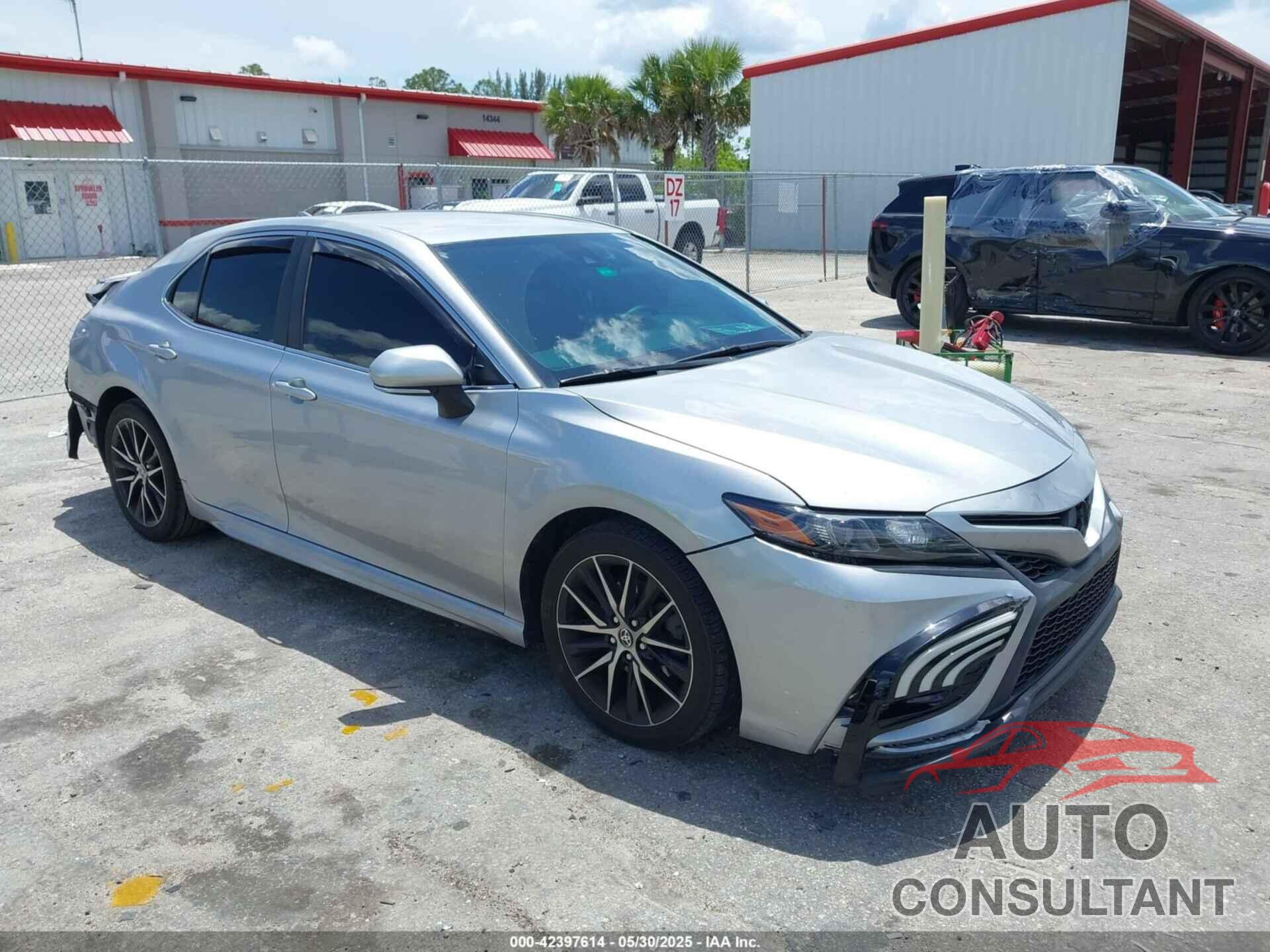 TOYOTA CAMRY 2022 - 4T1G11AK2NU624833