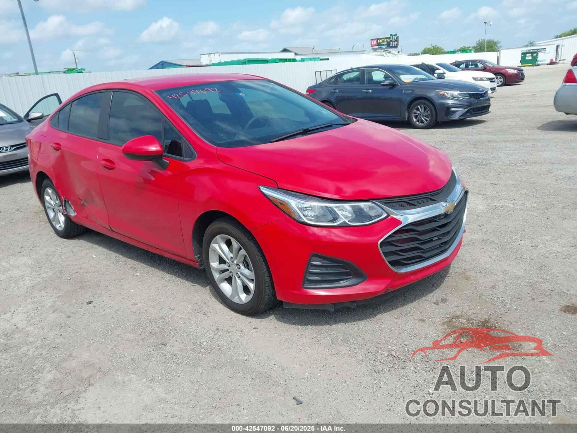 CHEVROLET CRUZE 2019 - 1G1BC5SM1K7142647