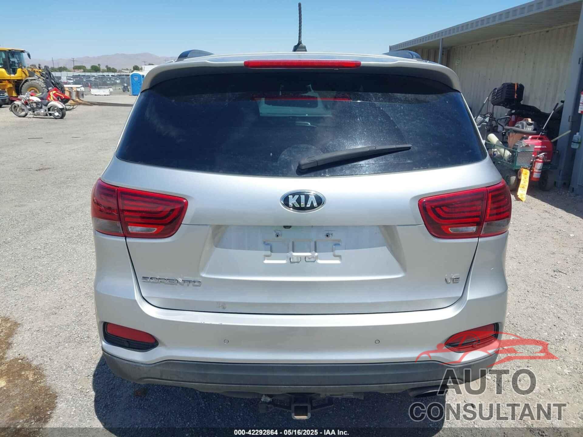 KIA SORENTO 2019 - 5XYPG4A51KG596857