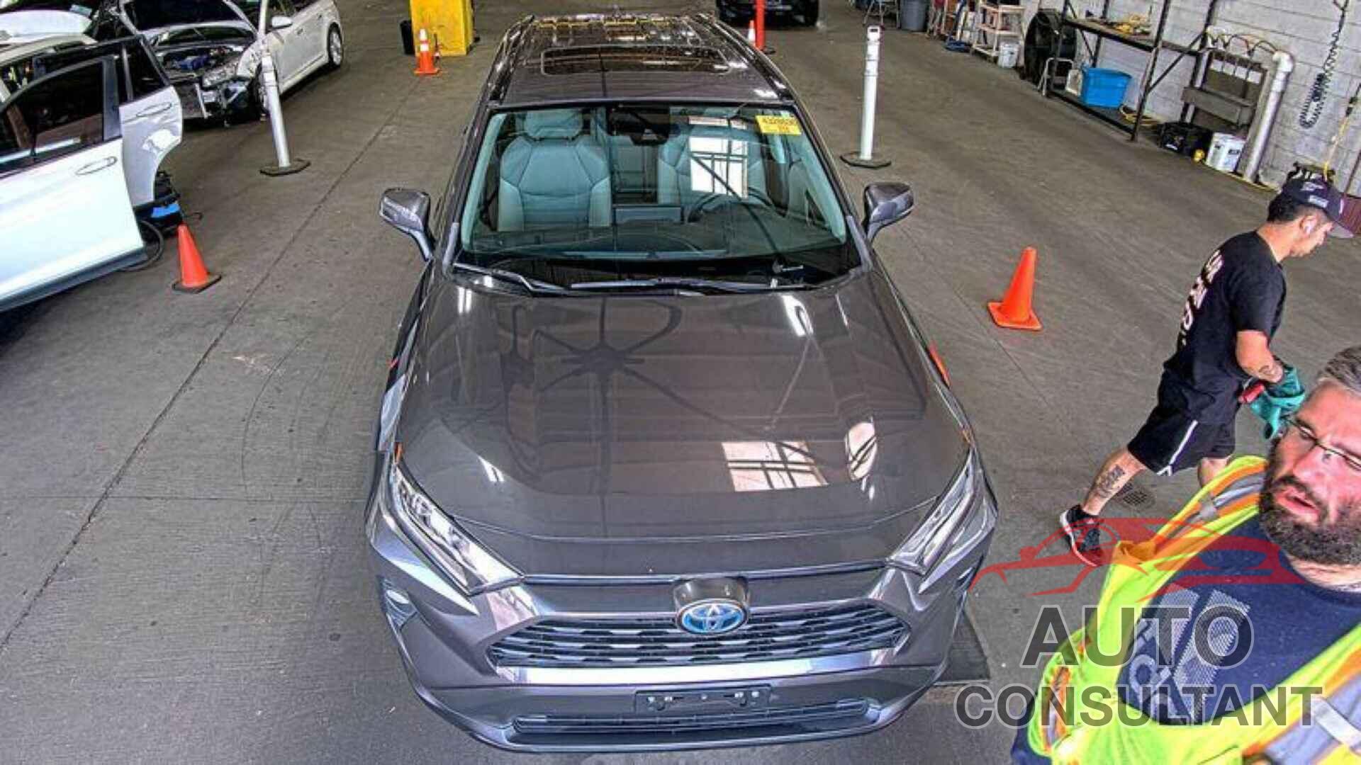 TOYOTA RAV4 2021 - 2T3B6RFV8MW020173