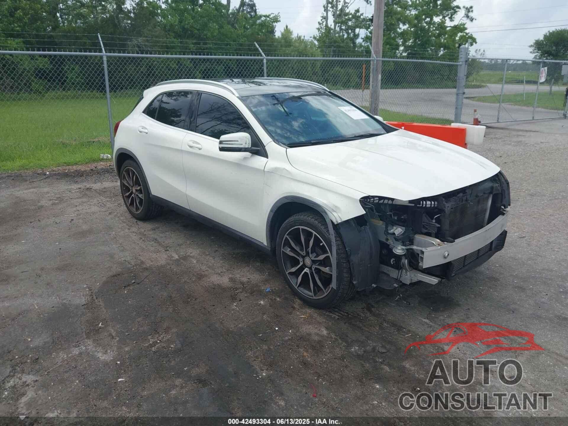 MERCEDES-BENZ GLA 250 2015 - WDCTG4EB9FJ188041