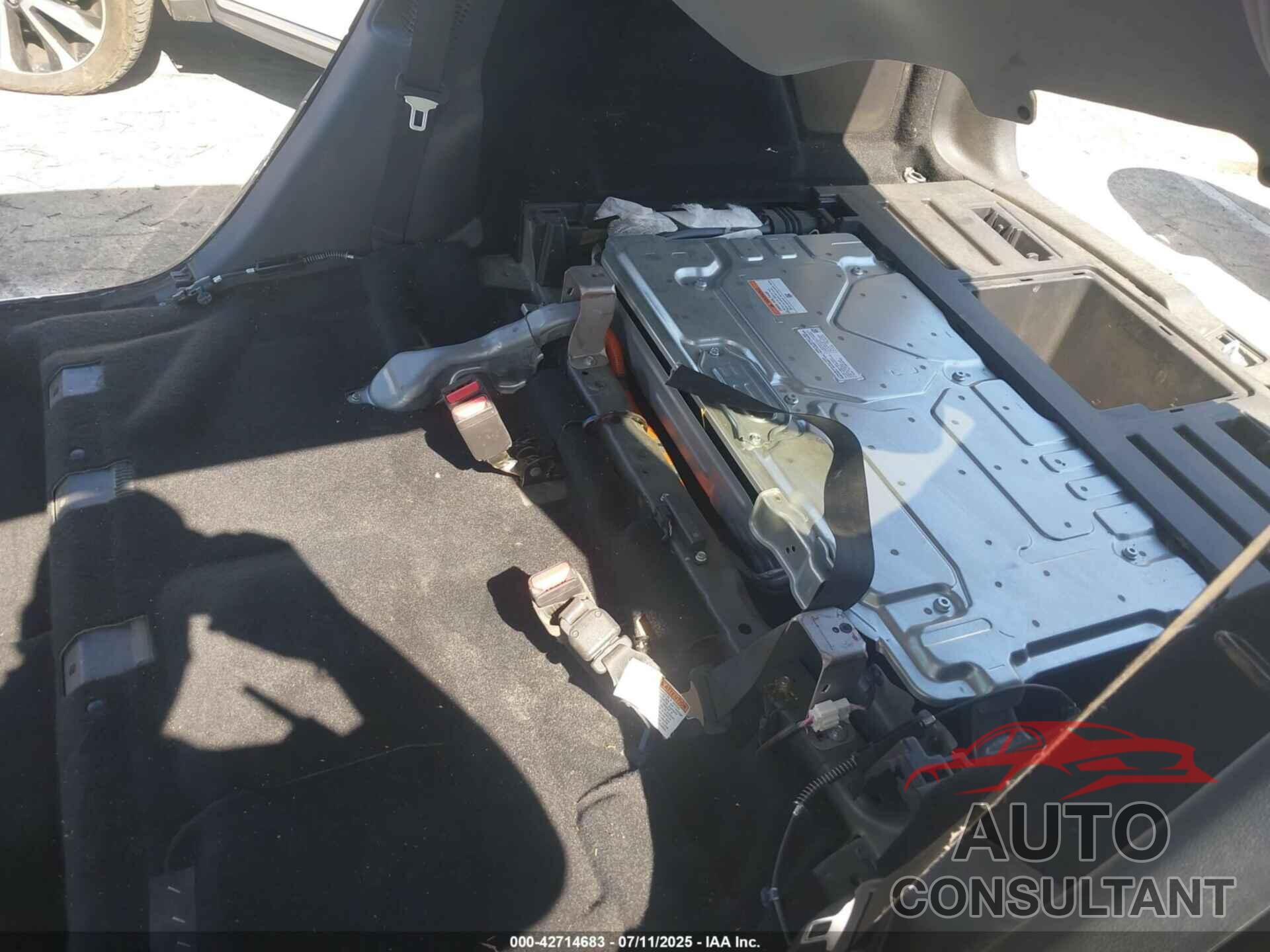 HONDA CR-V HYBRID 2022 - 5J6RT6H89NL030979