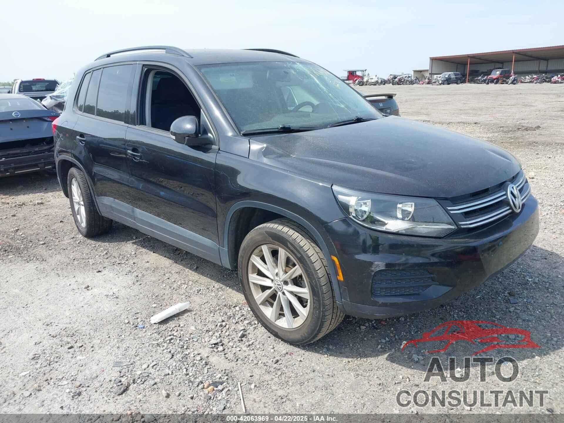 VOLKSWAGEN TIGUAN 2017 - WVGAV7AX5HK042976