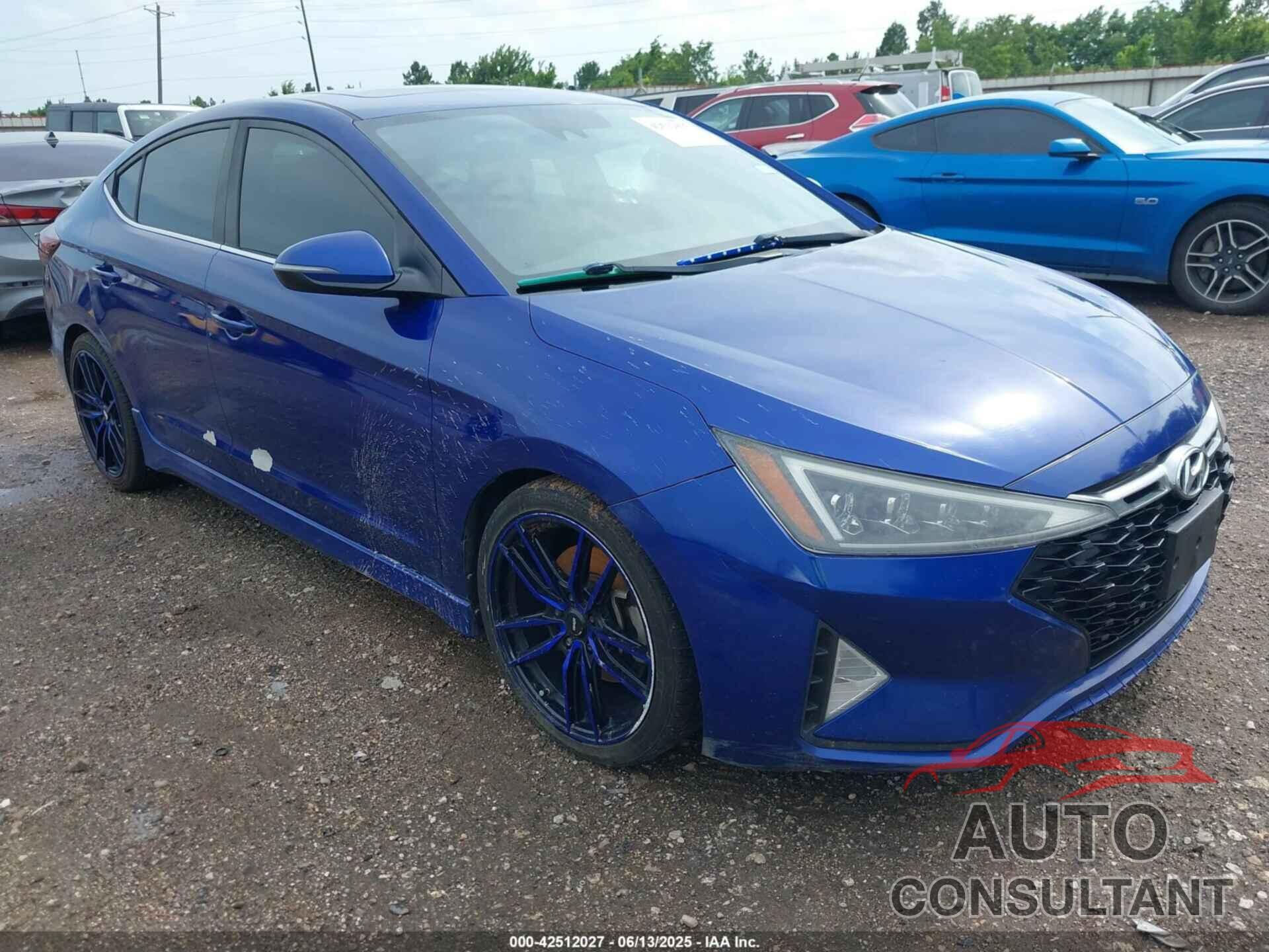 HYUNDAI ELANTRA 2019 - KMHD04LB0KU887919
