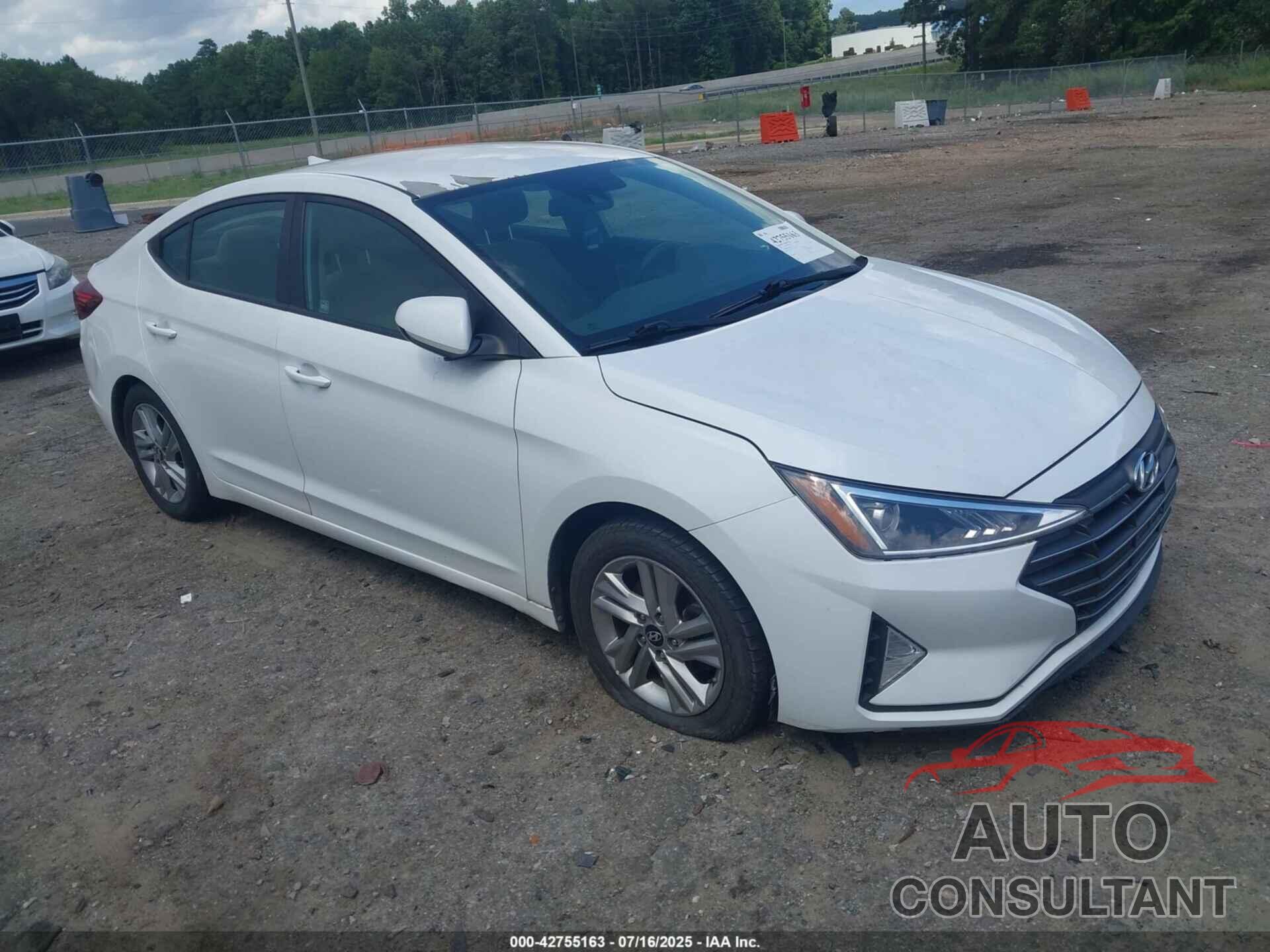 HYUNDAI ELANTRA 2019 - 5NPD84LF7KH412844