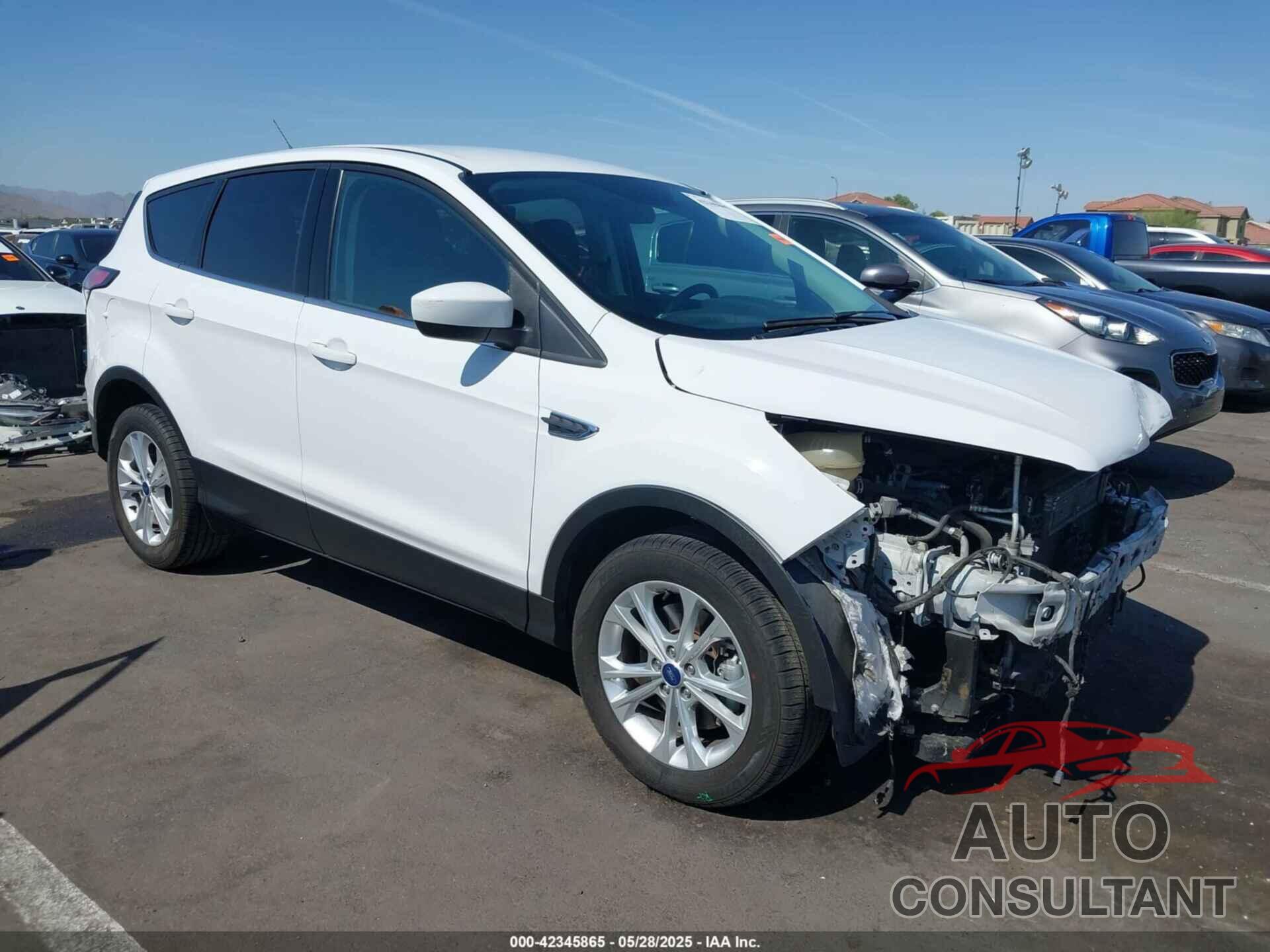 FORD ESCAPE 2017 - 1FMCU9GD1HUC35179