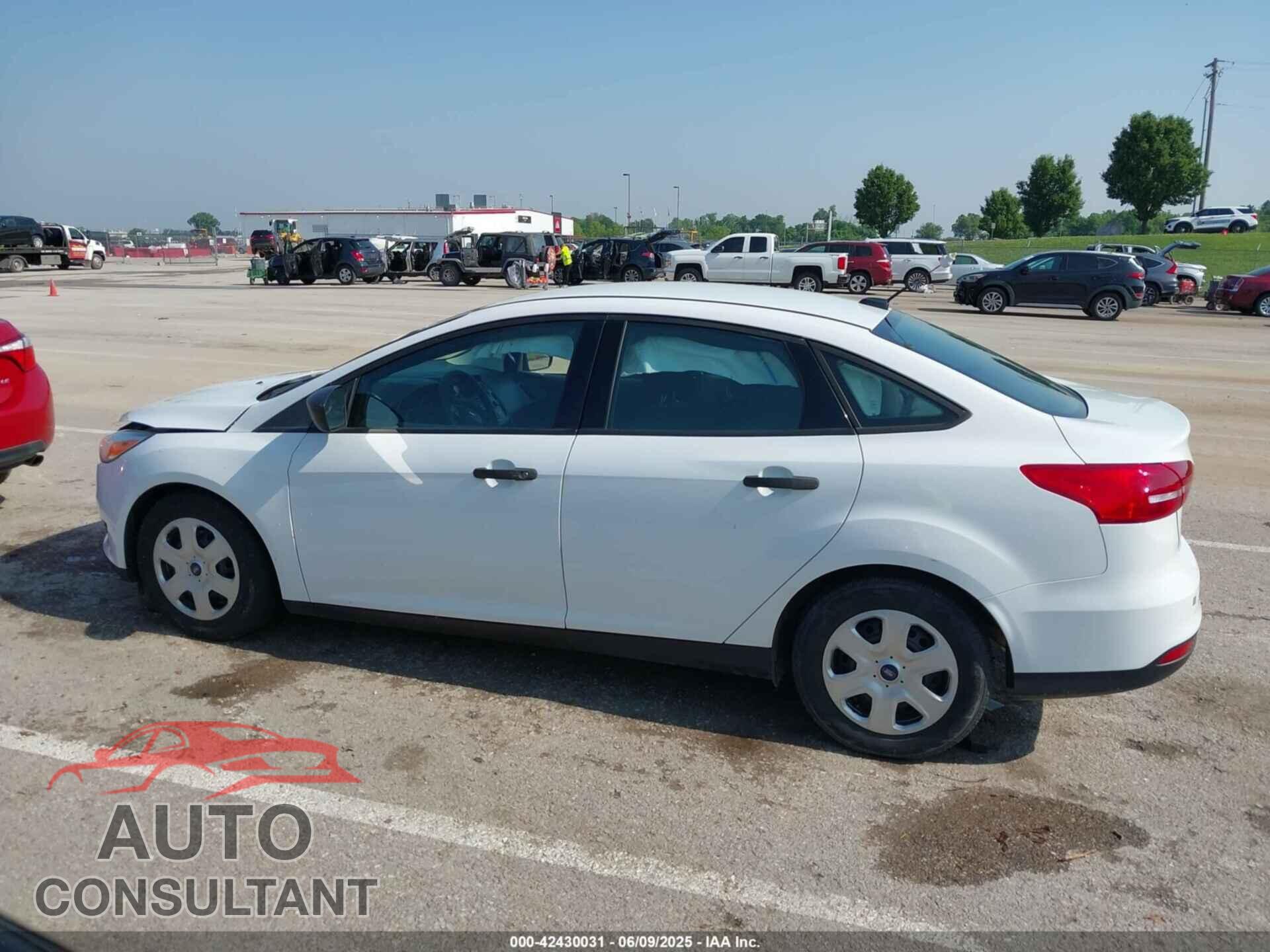 FORD FOCUS 2017 - 1FADP3E25HL299512