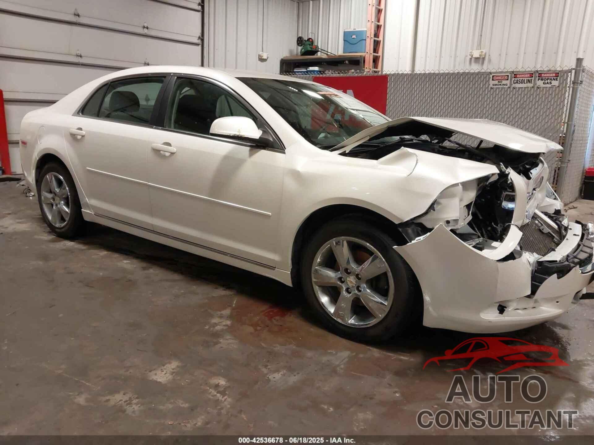 CHEVROLET MALIBU 2011 - 1G1ZC5E17BF282305