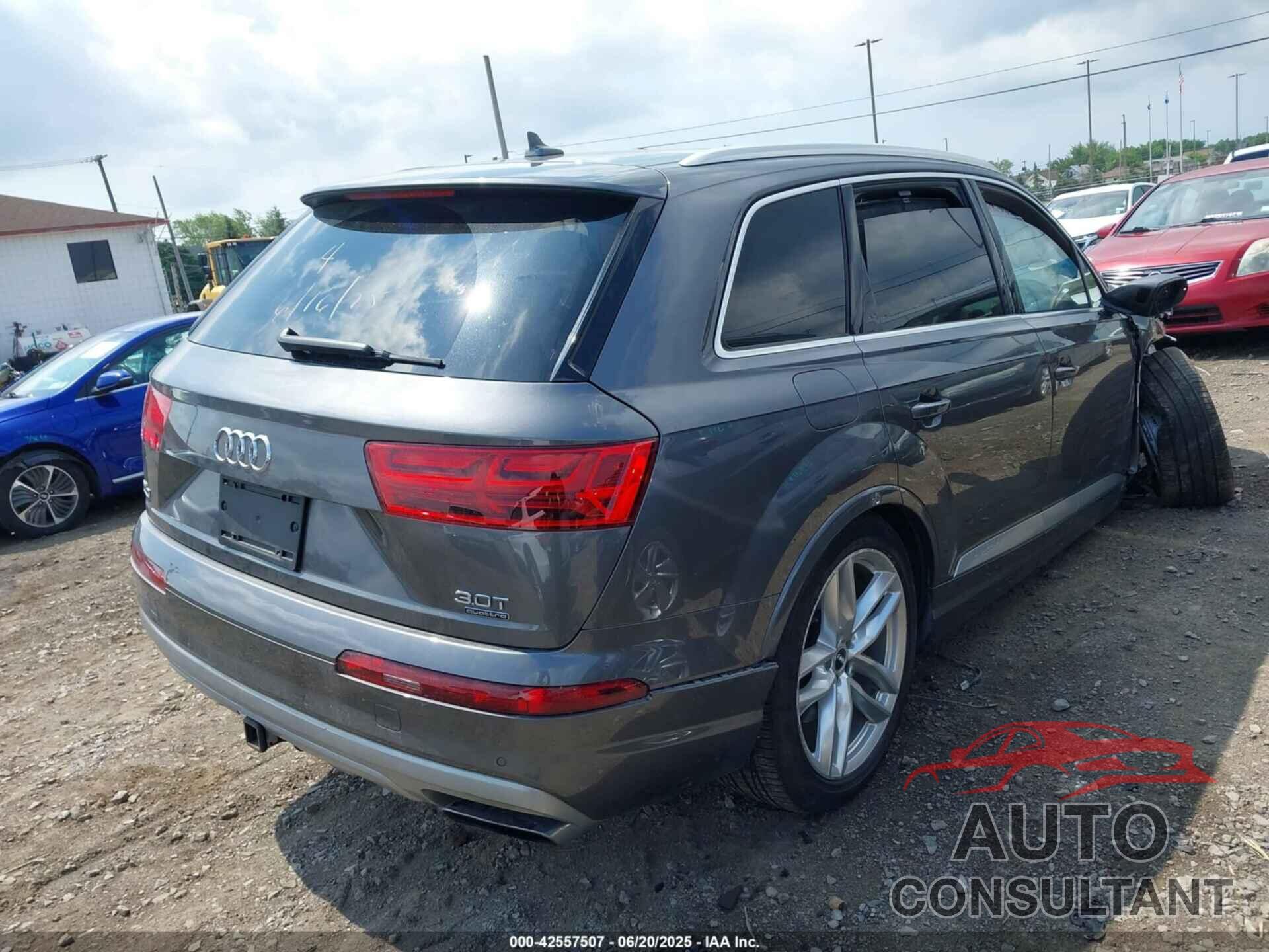 AUDI Q7 2018 - WA1VAAF75JD036199