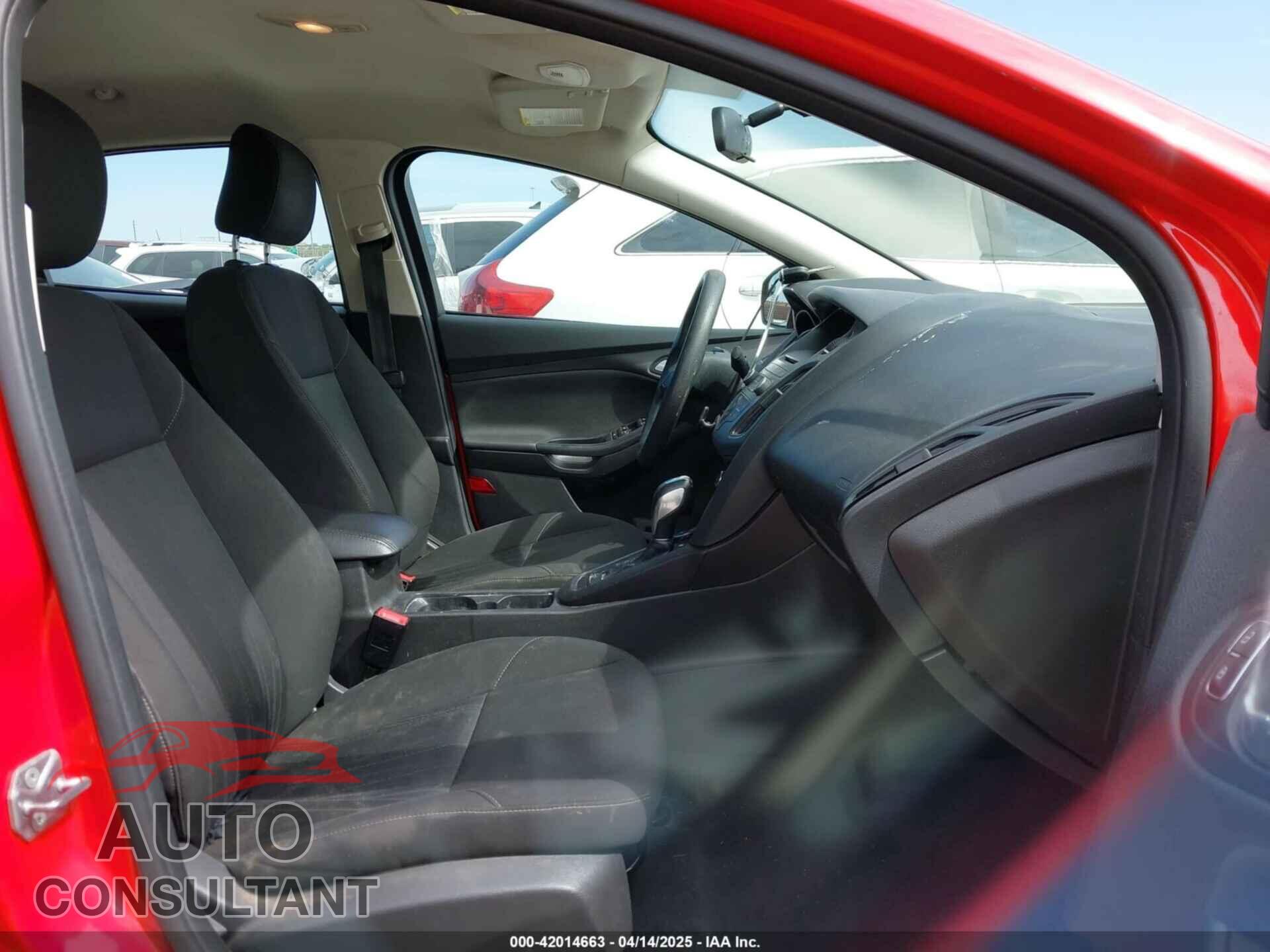 FORD FOCUS 2015 - 1FADP3F2XFL351132