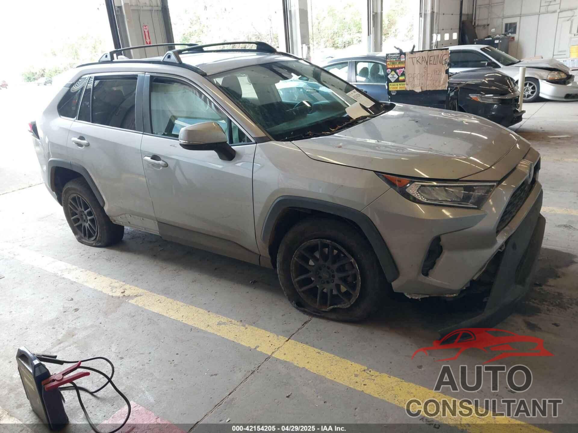 TOYOTA RAV4 2019 - 2T3P1RFV9KW028137