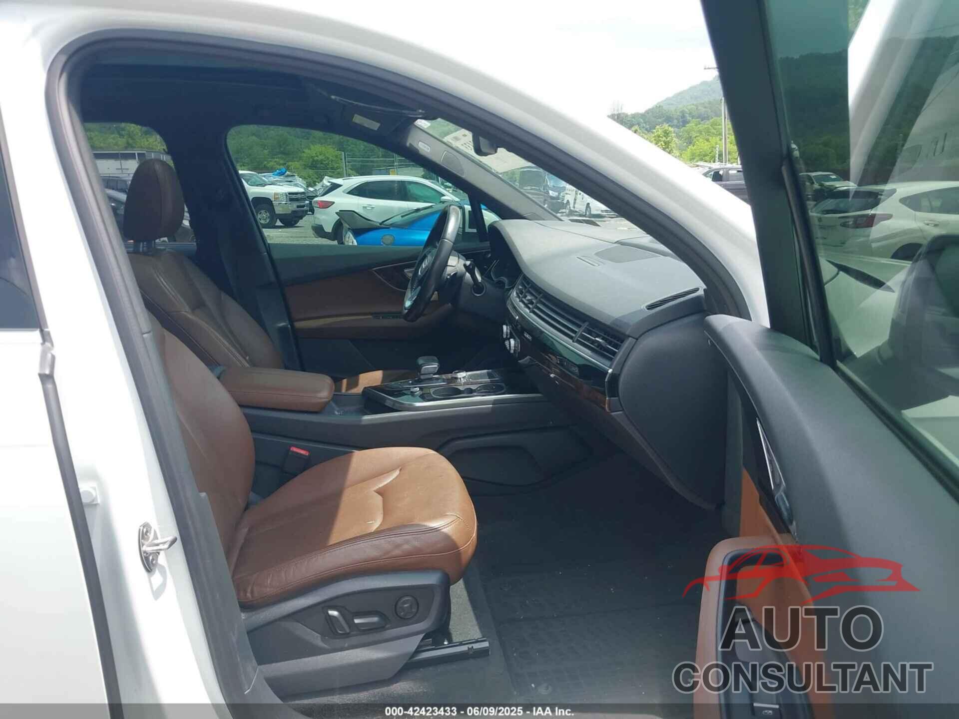 AUDI Q7 2017 - WA1VAAF73HD037362
