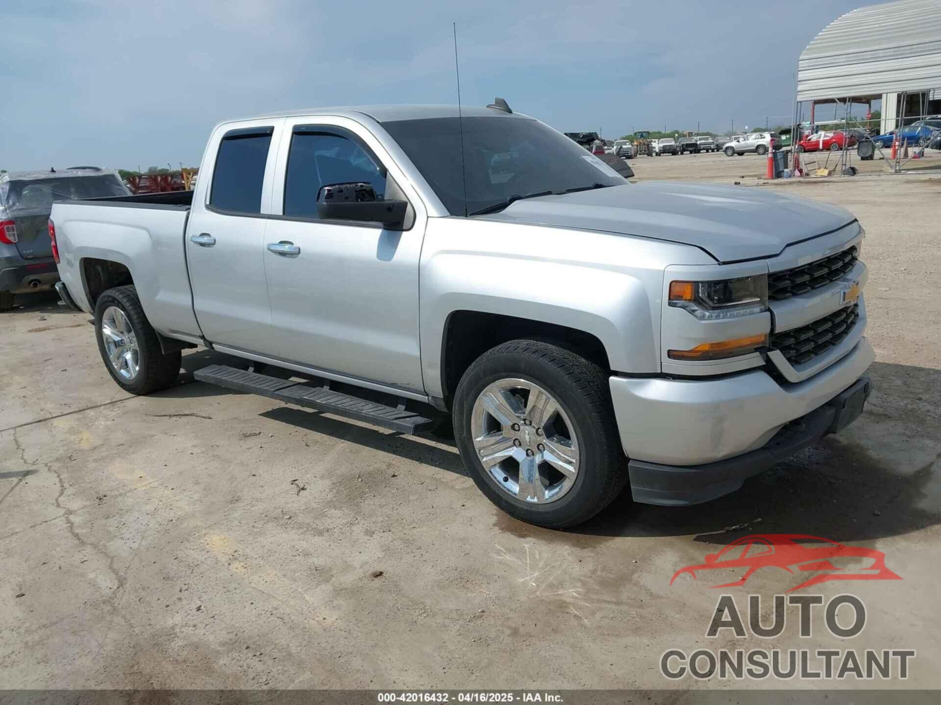 CHEVROLET SILVERADO 1500 2018 - 1GCRCPEH7JZ316370