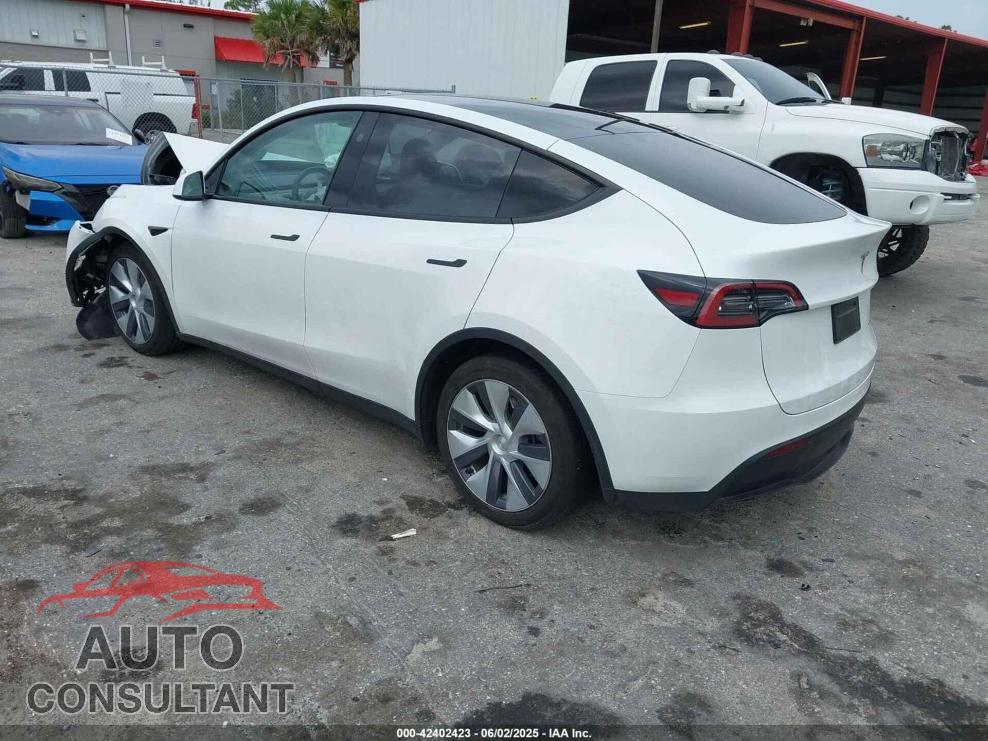 TESLA MODEL Y 2023 - 7SAYGAEE3PF850437