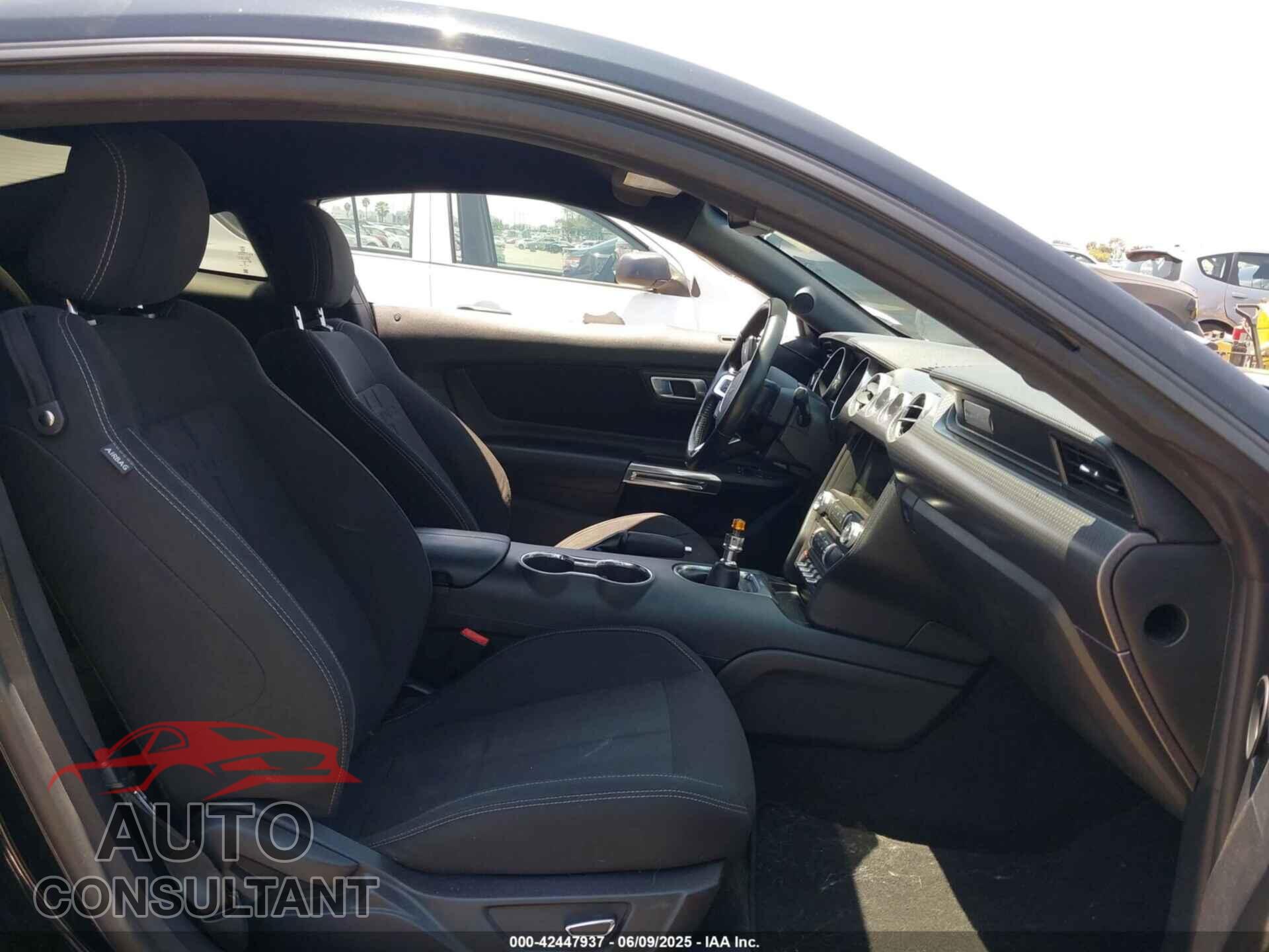 FORD MUSTANG 2018 - 1FA6P8TH4J5127110