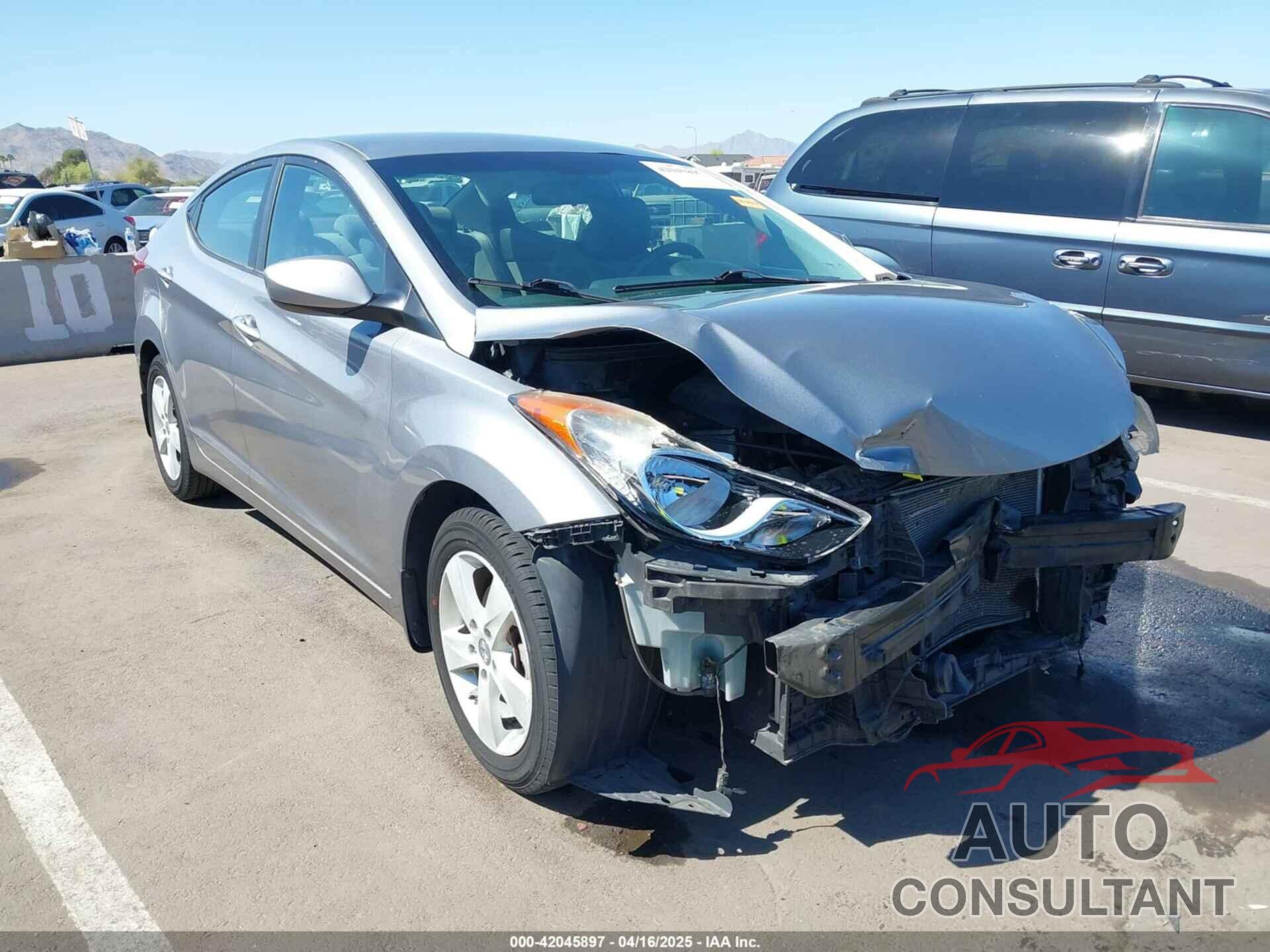 HYUNDAI ELANTRA 2013 - KMHDH4AE4DU762625