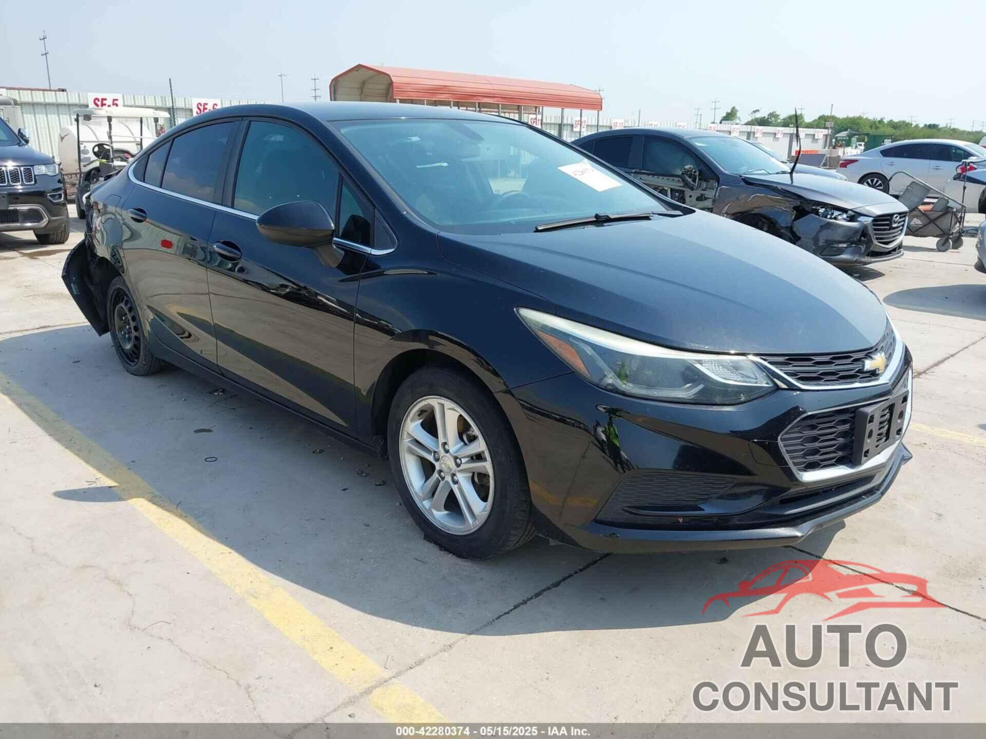 CHEVROLET CRUZE 2018 - 1G1BE5SM1J7147484