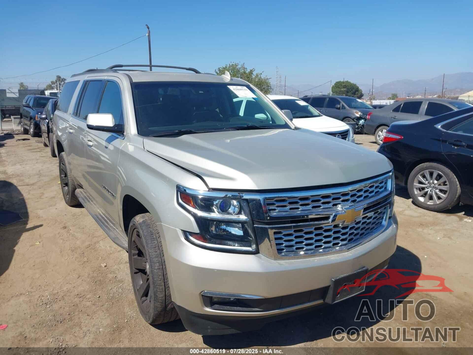 CHEVROLET SUBURBAN 1500 2015 - 1GNSCJKC5FR720175