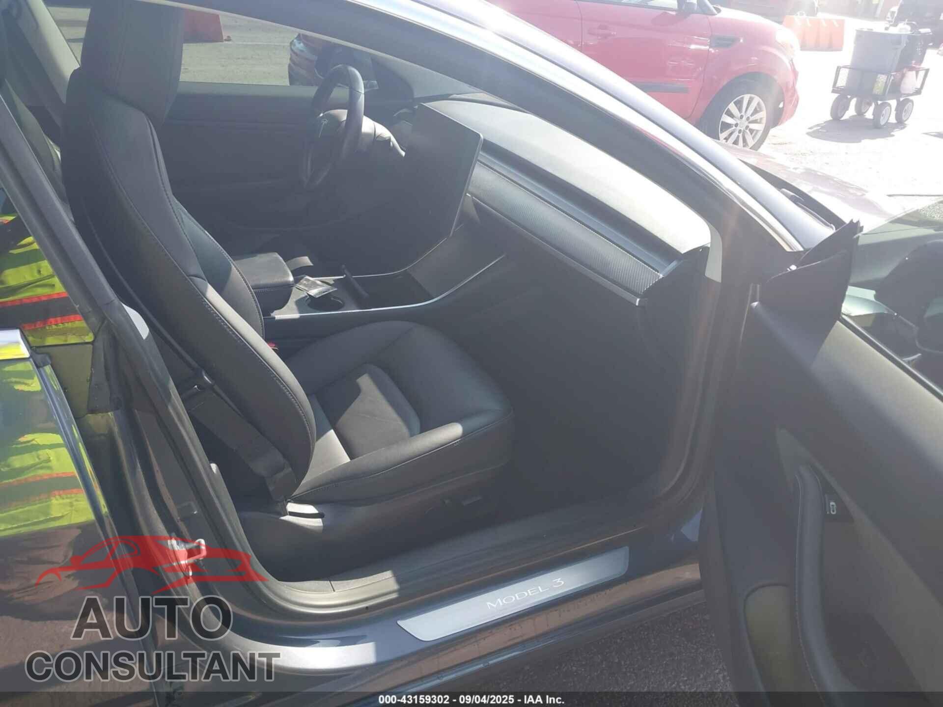 TESLA MODEL 3 2019 - 5YJ3E1EB3KF213978