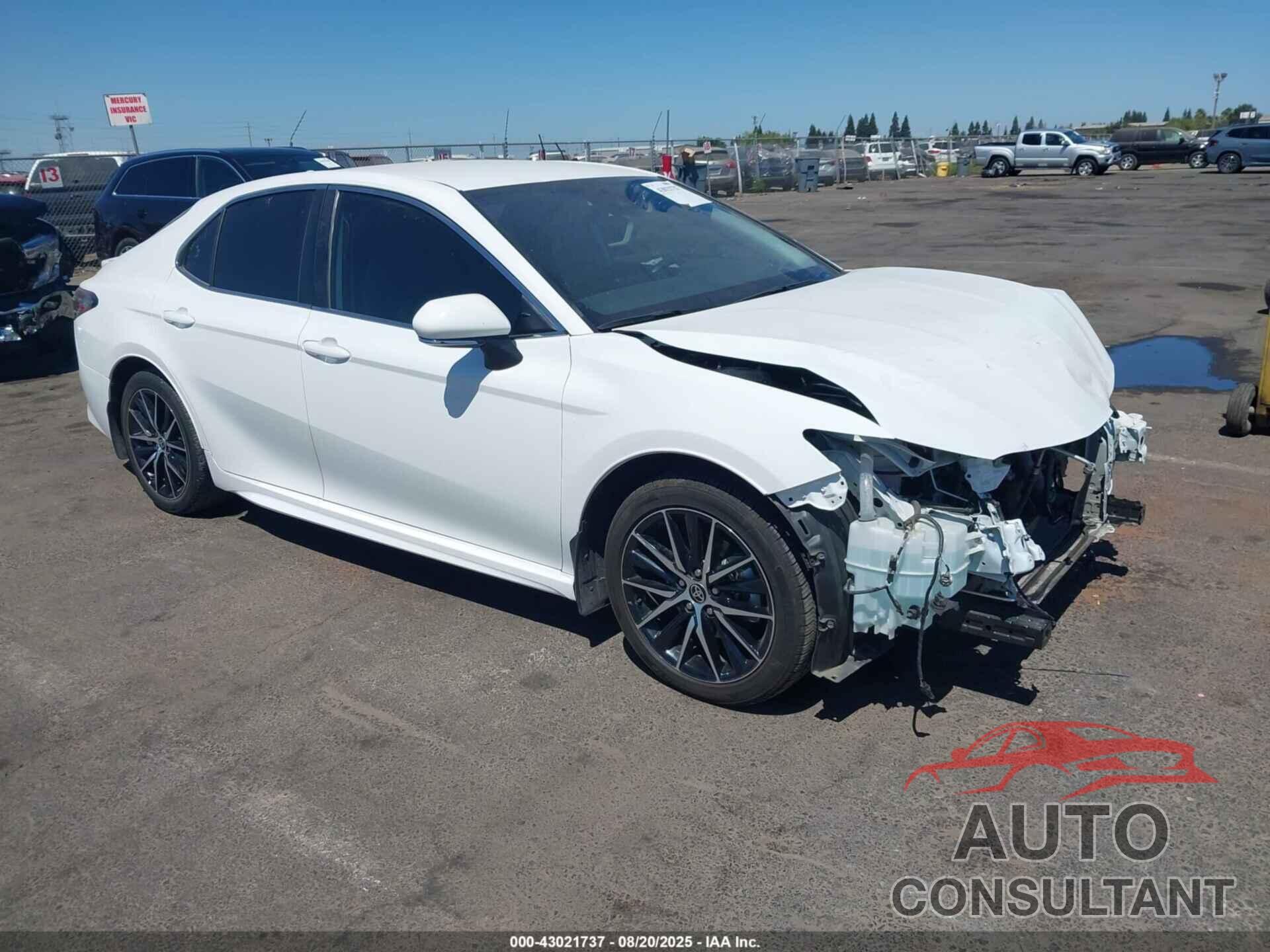 TOYOTA CAMRY 2022 - 4T1G11AK7NU681142