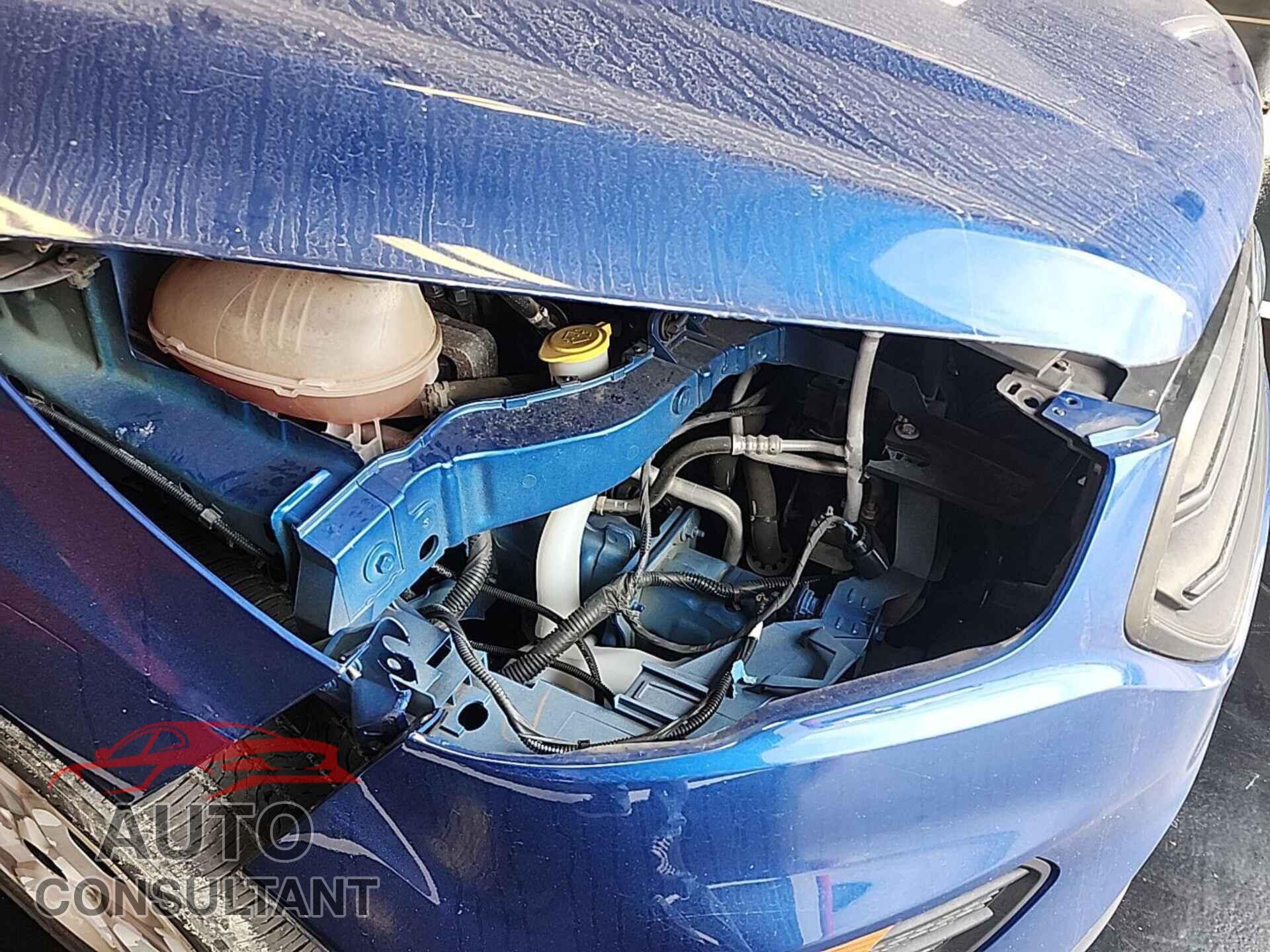 FORD ESCAPE 2018 - 1FMCU0F78JUB04327