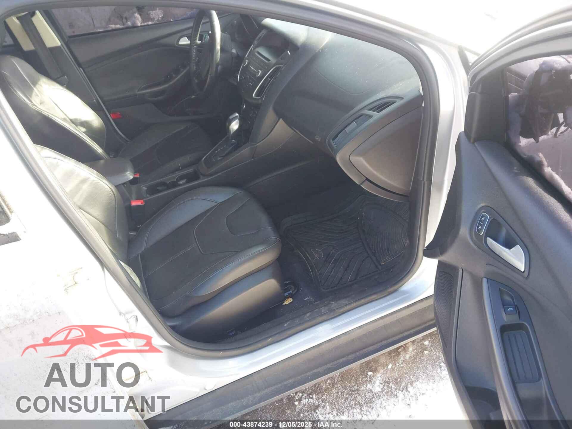 FORD FOCUS 2015 - 1FADP3F21FL302515